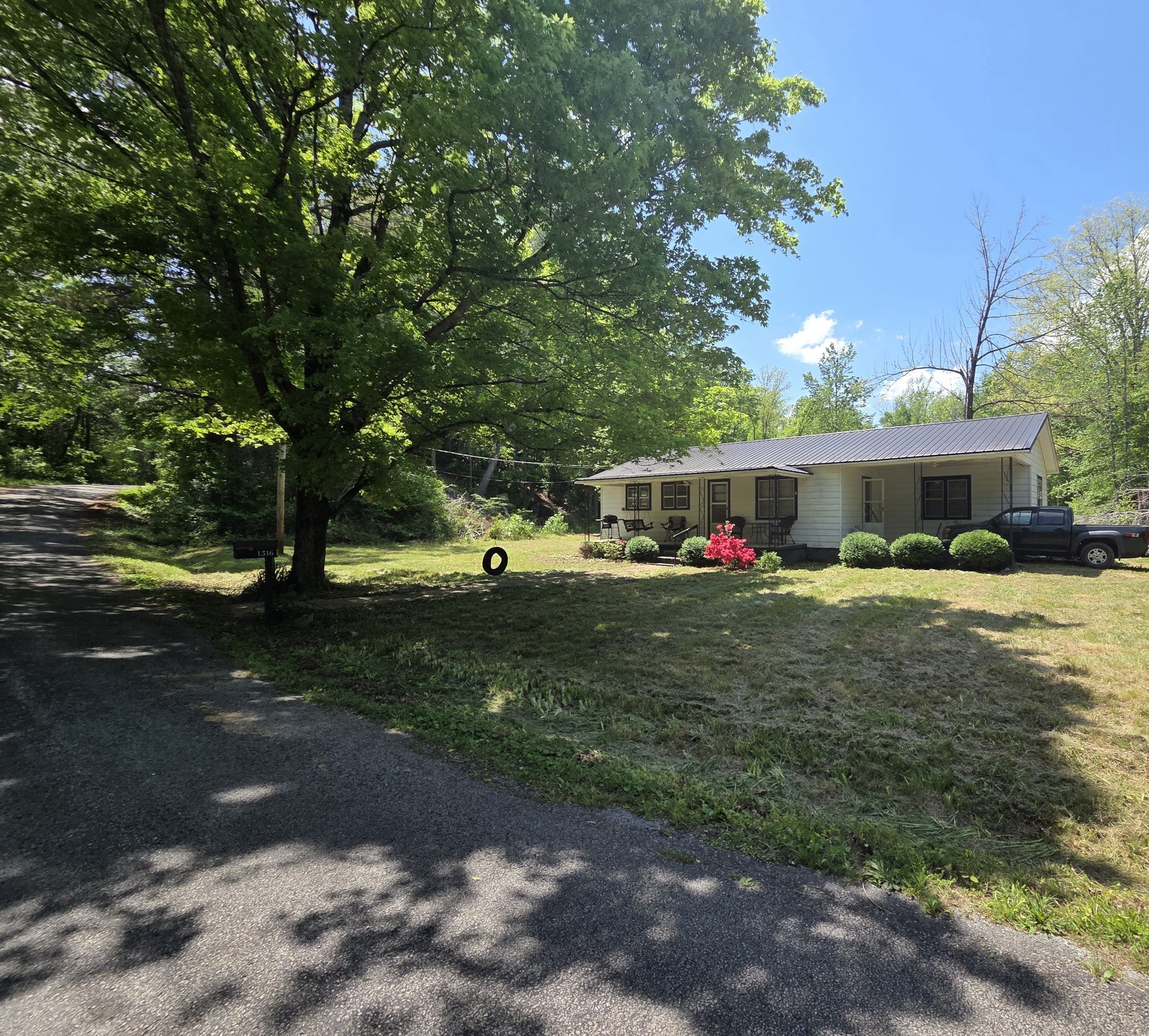 1316 Owl Hollow Rd — photo