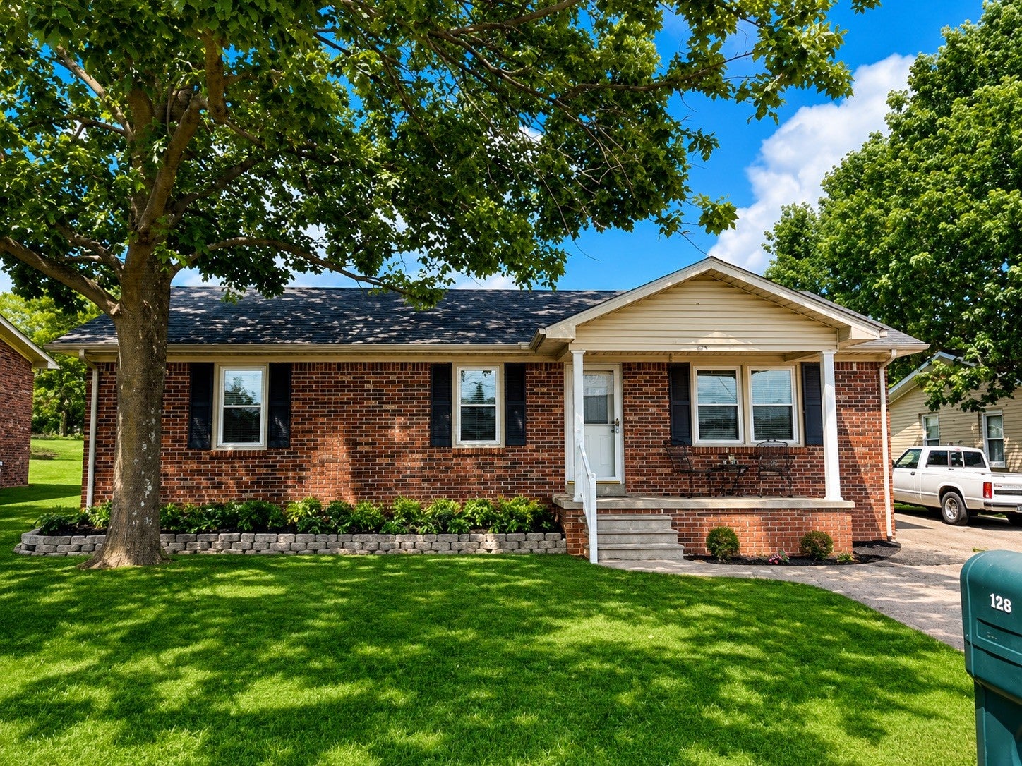 117 Elaine Ct — photo