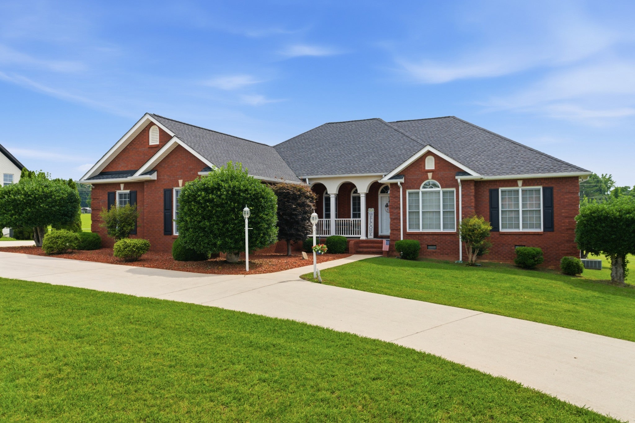 584 Golf Club Dr — photo