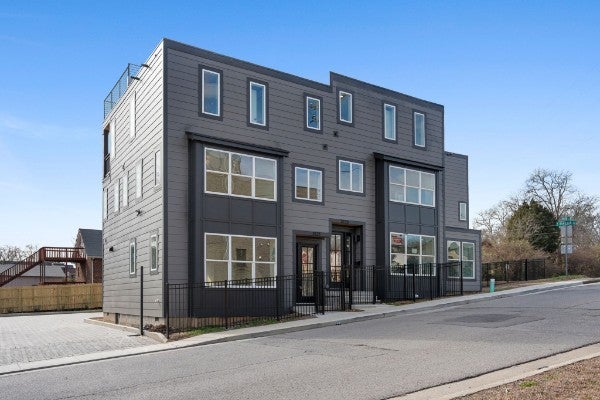 3123 River Dr — photo