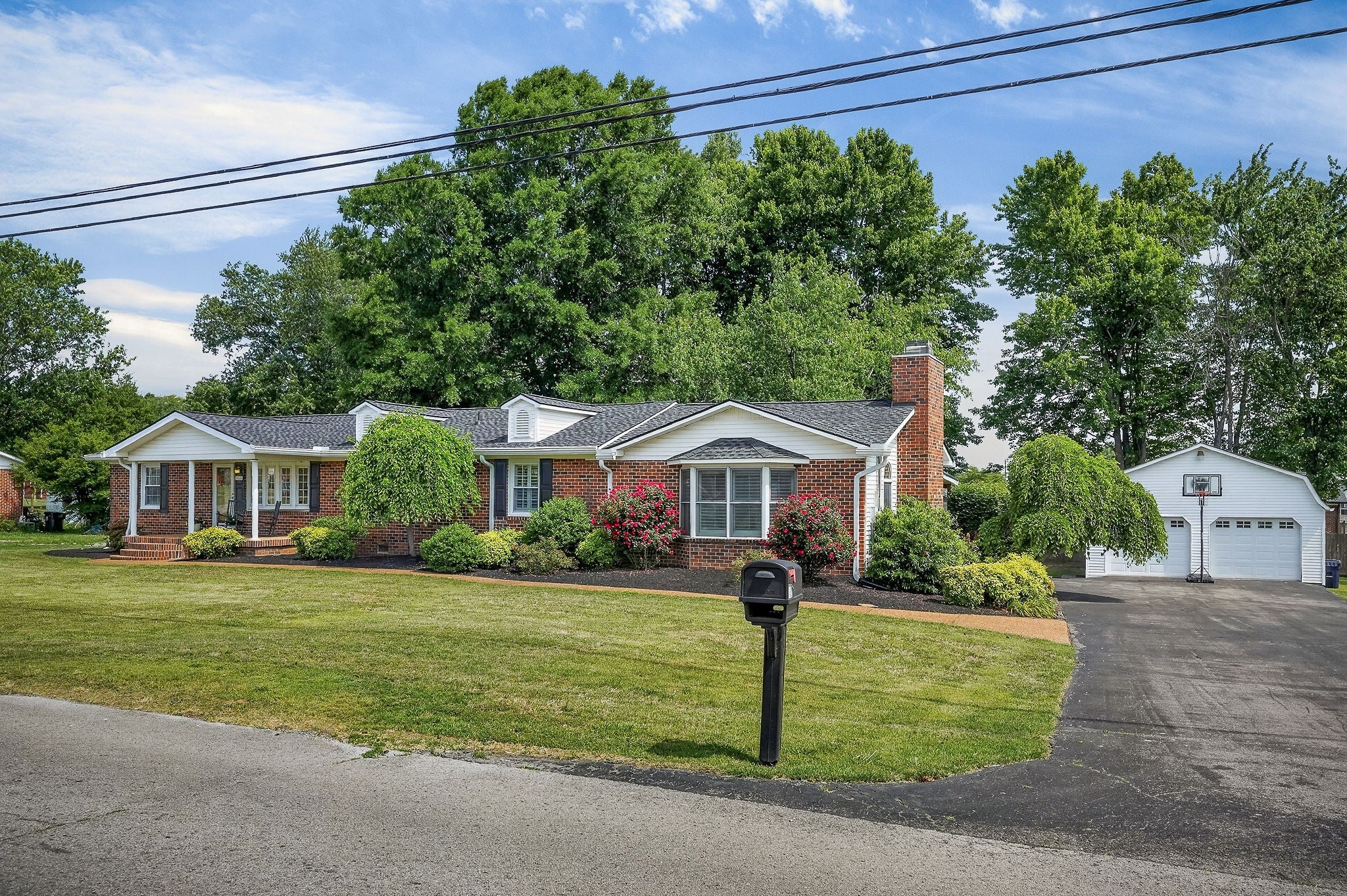 708 Dry Creek Rd — photo