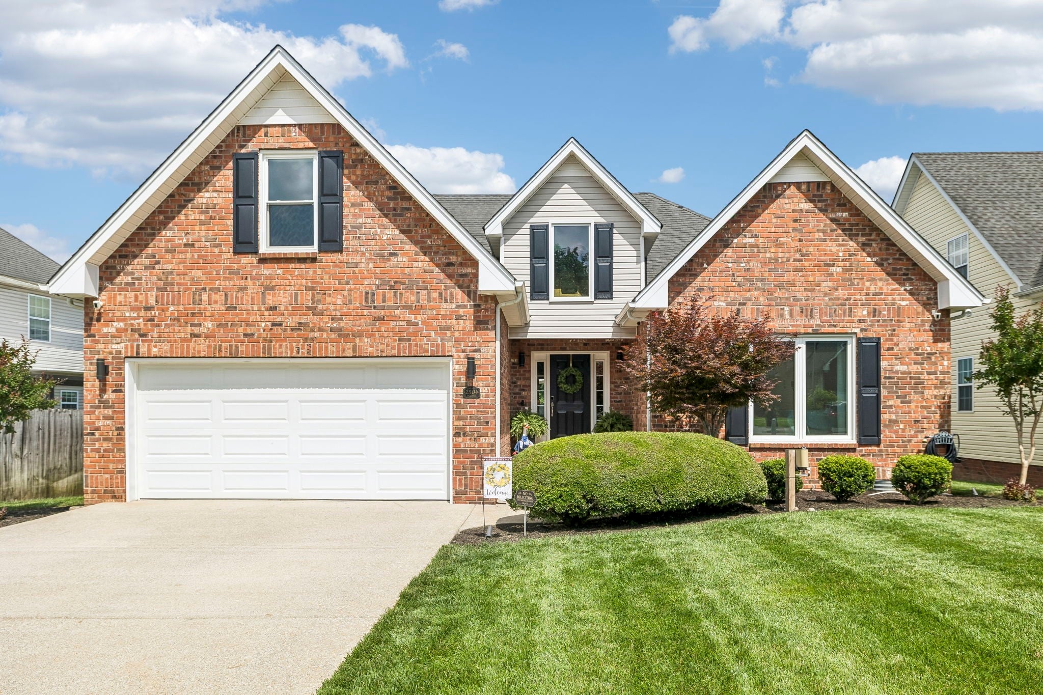 2504 Oak Hill Dr — photo