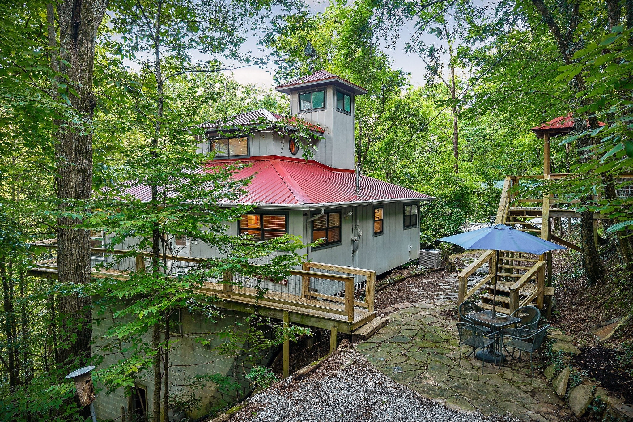1385 Lakeside Dr — photo