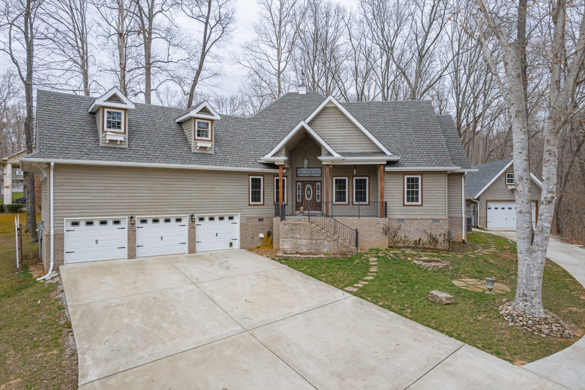 550 Laurel Crown Rd — photo