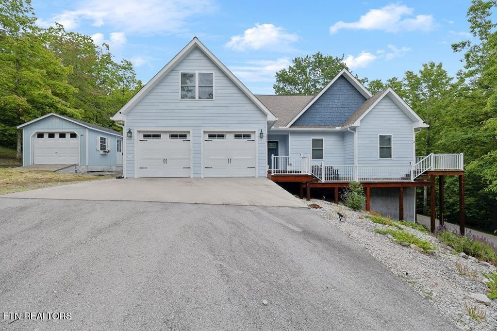 1092 Grandview Way — photo