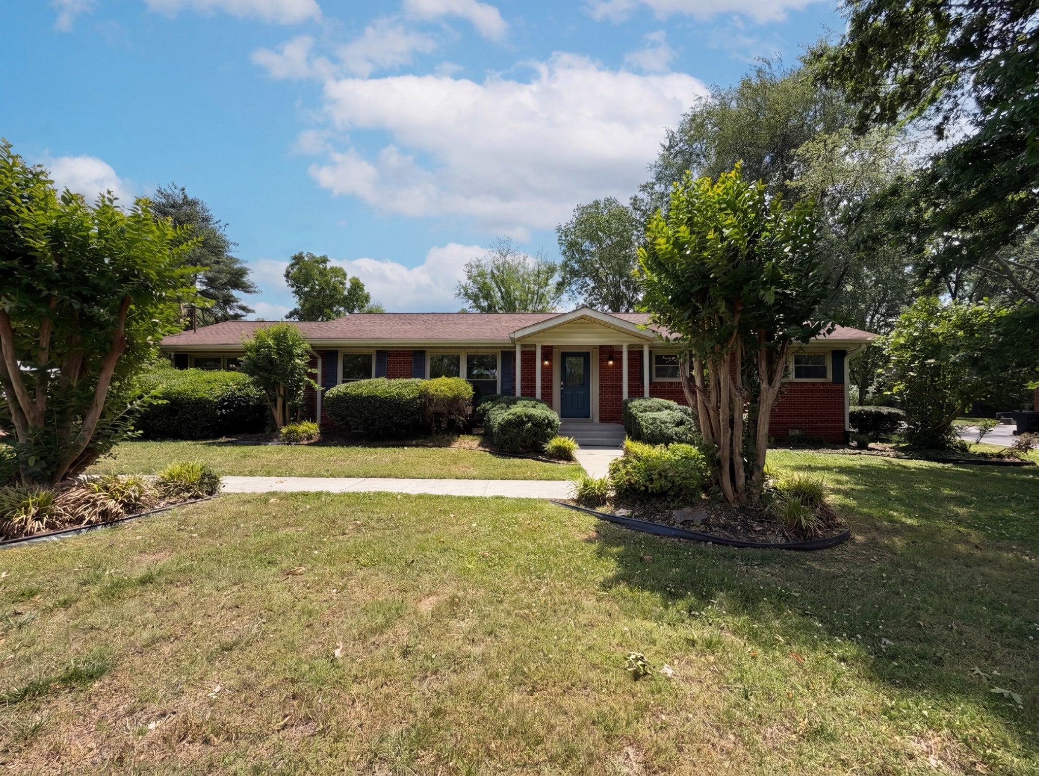 1119 Walton Dr — photo
