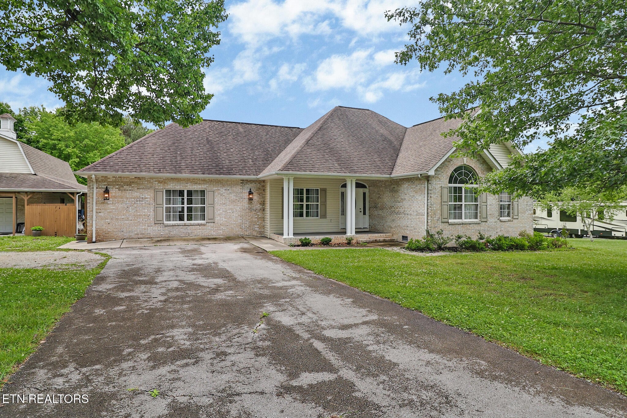 809 Buffalo Tr — photo