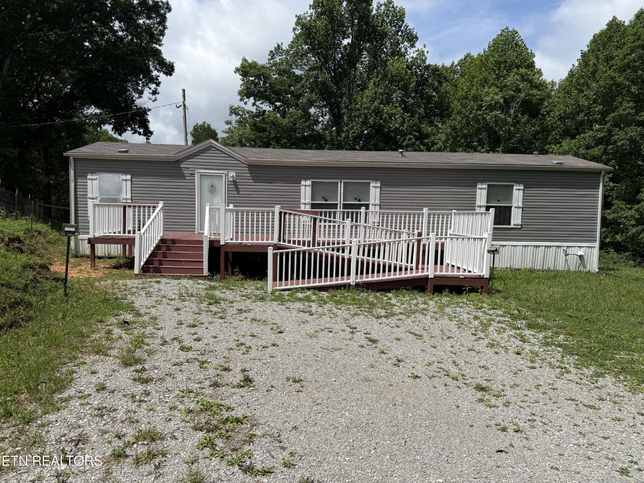 1366 Pearl Hinds Rd — photo