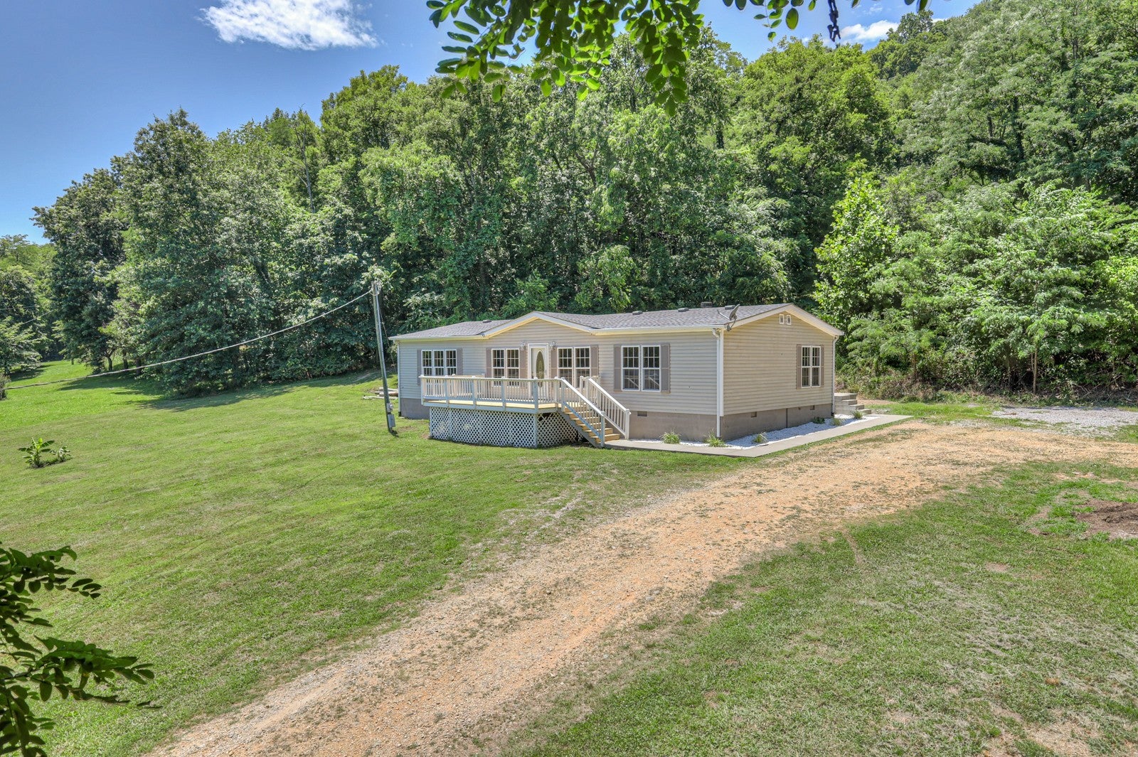 4002 Rippey Lake Rd, Mount Pleasant, TN 38474 — photo 2