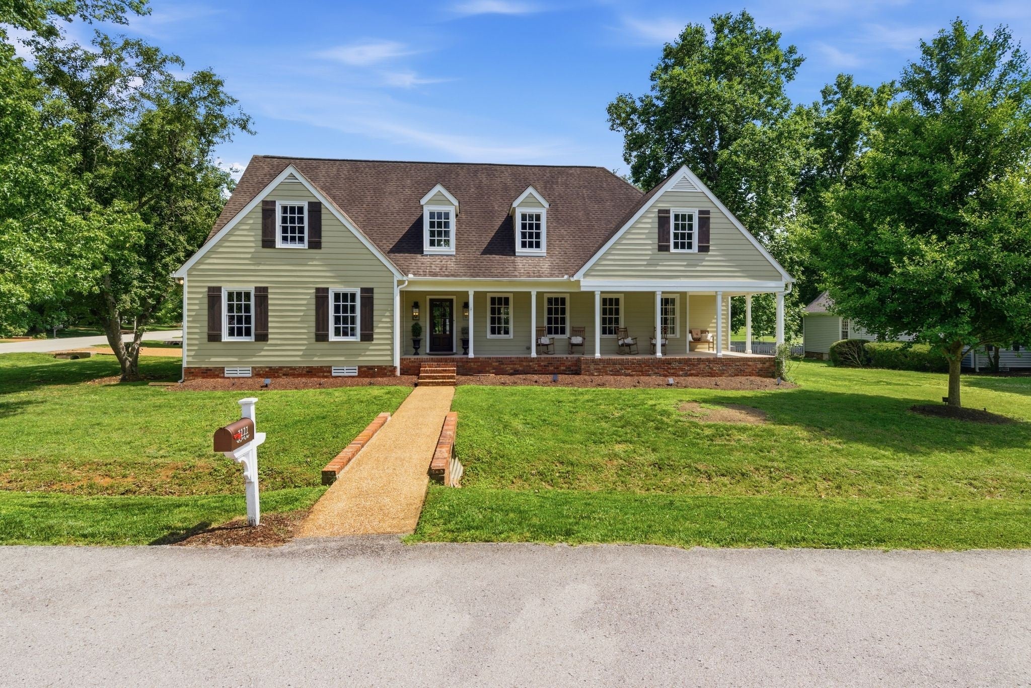 1111 Greenleaf Way — photo