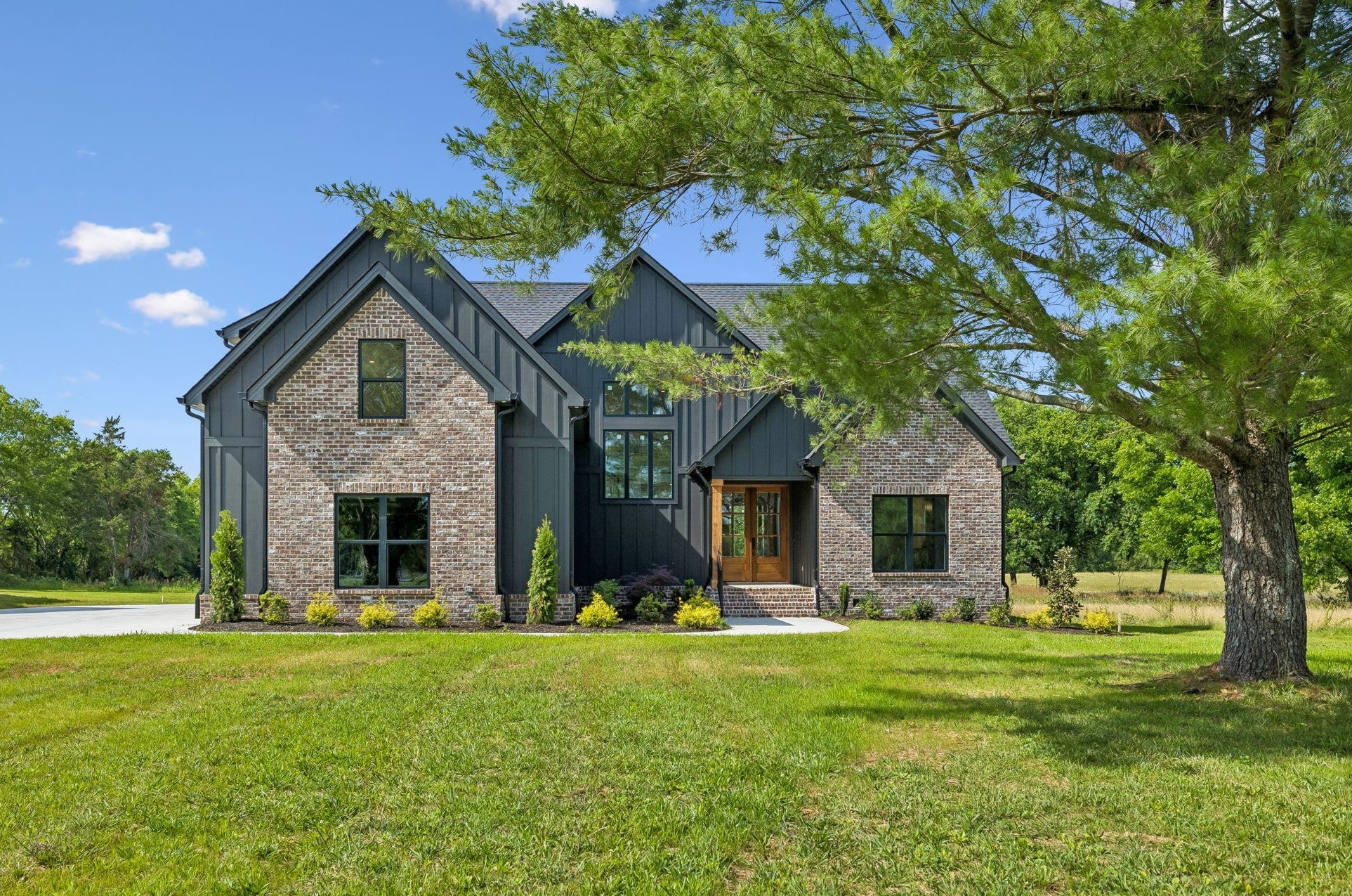 2418 River Rd — photo