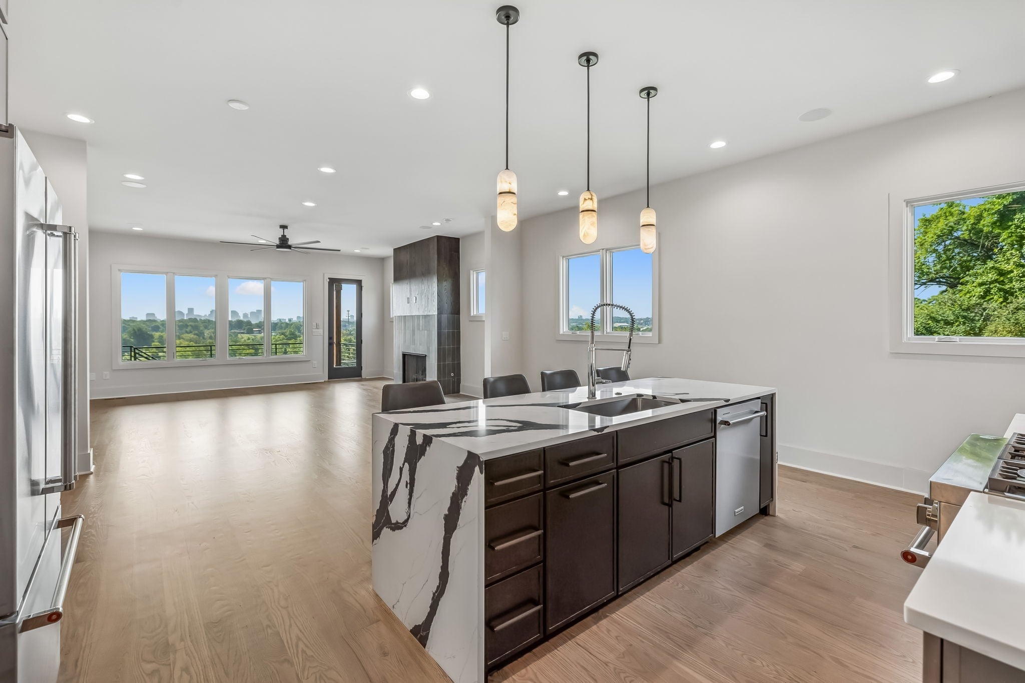 2118 Cliff Dr C — photo
