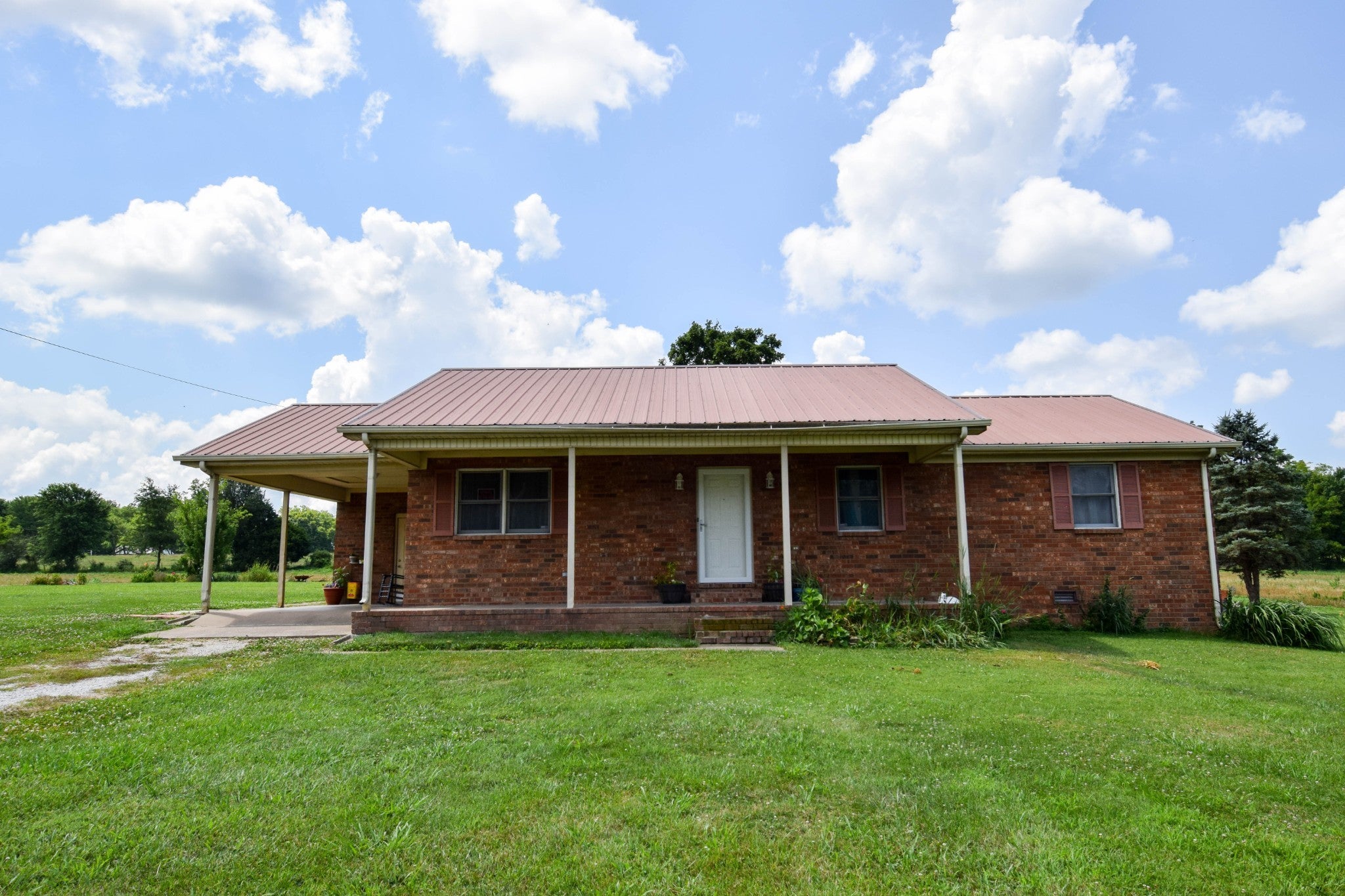 135 Old Hwy 52W — photo