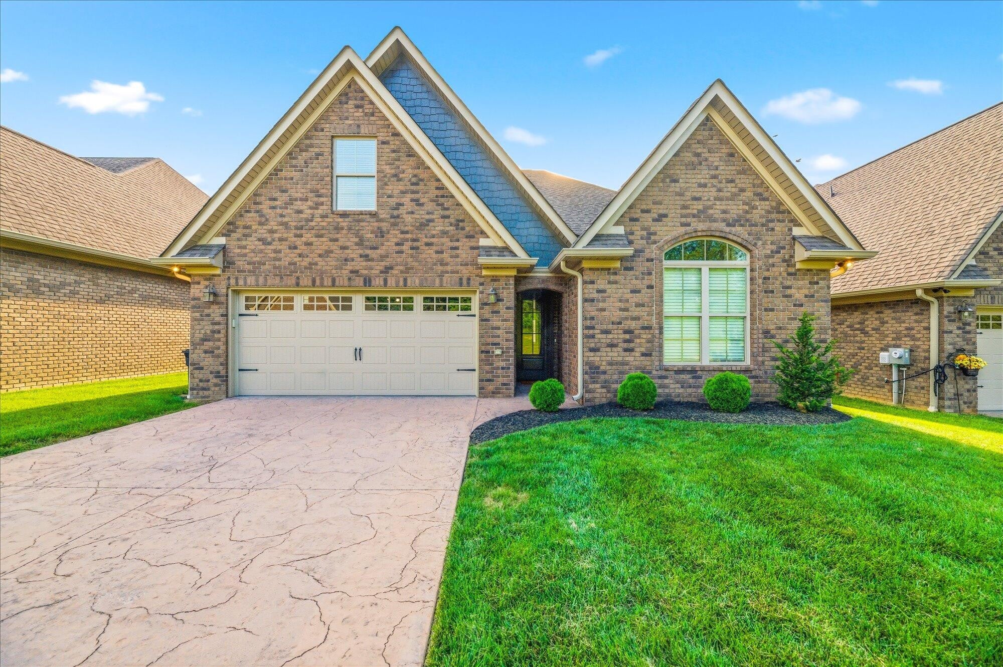 211 Village Cove Circle — photo