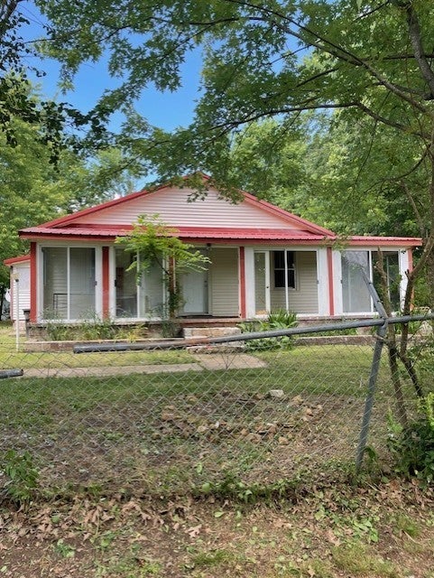 103 E High St — photo
