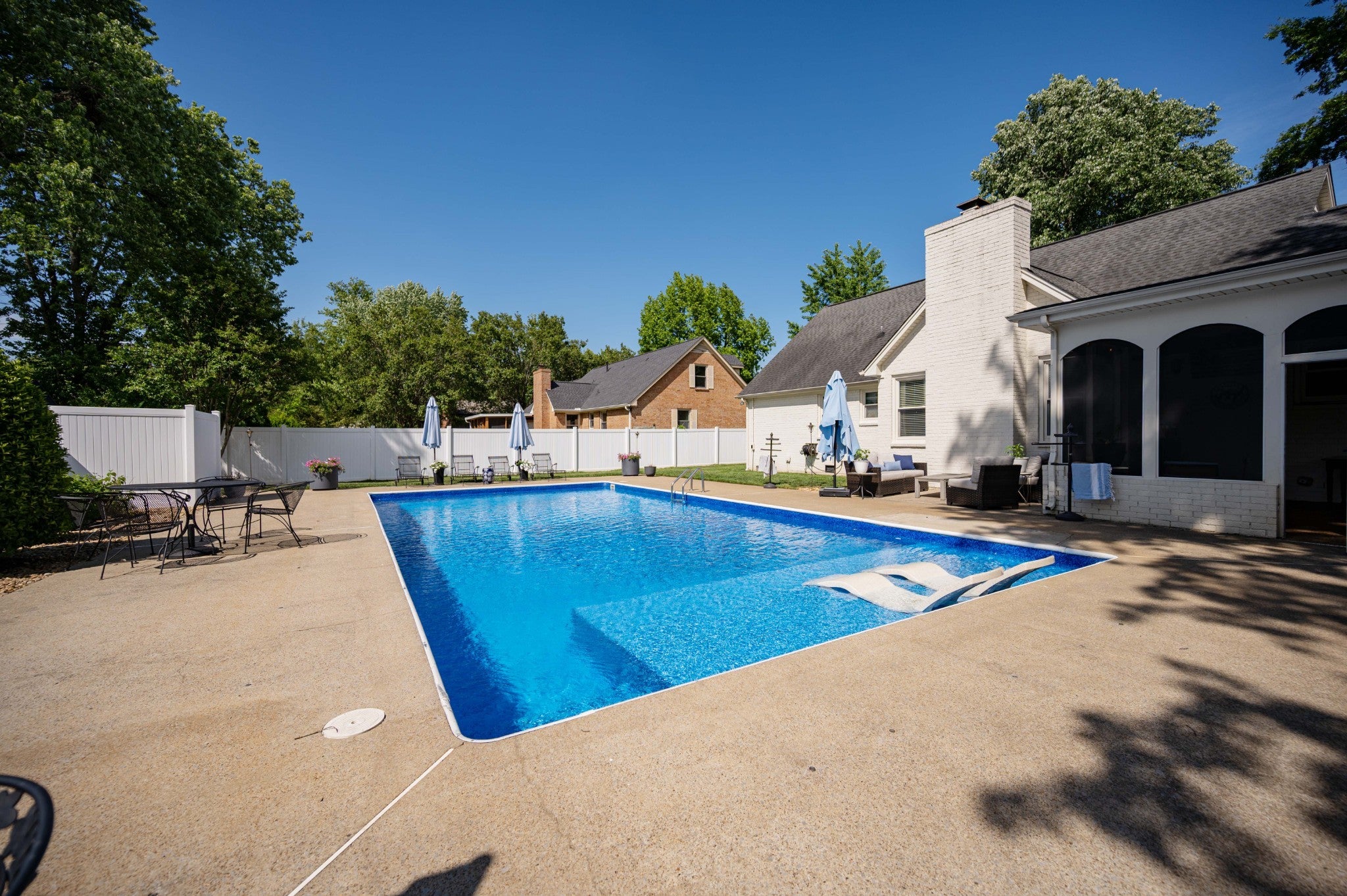 2511 Cabot Ct — photo