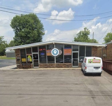 310 W Broad St — photo