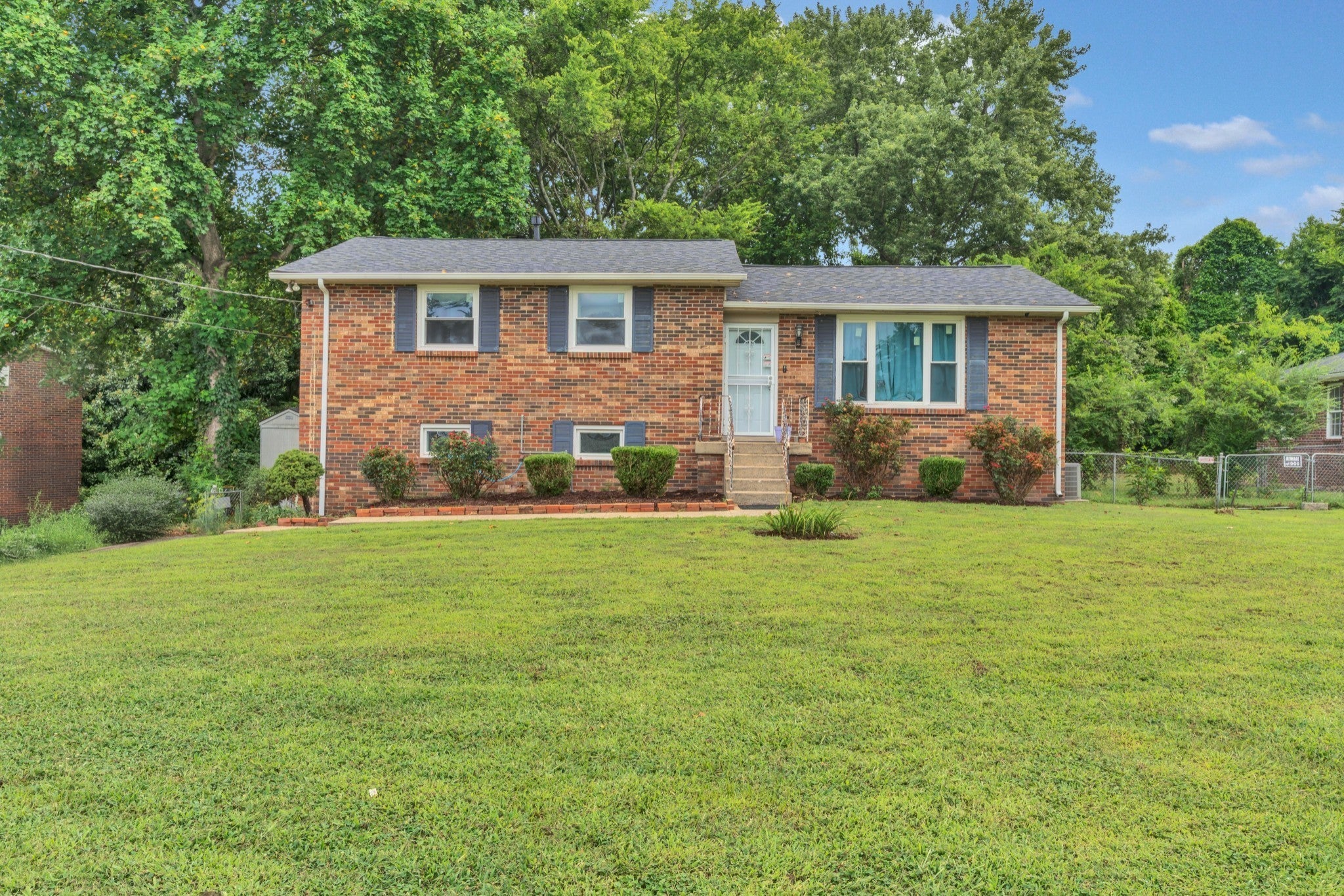 417 Harwell Dr — photo