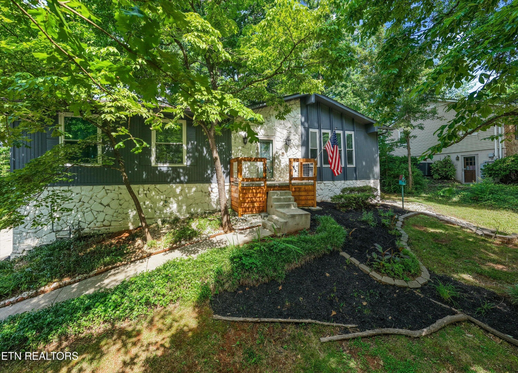 1117 Rain Tree Rd — photo