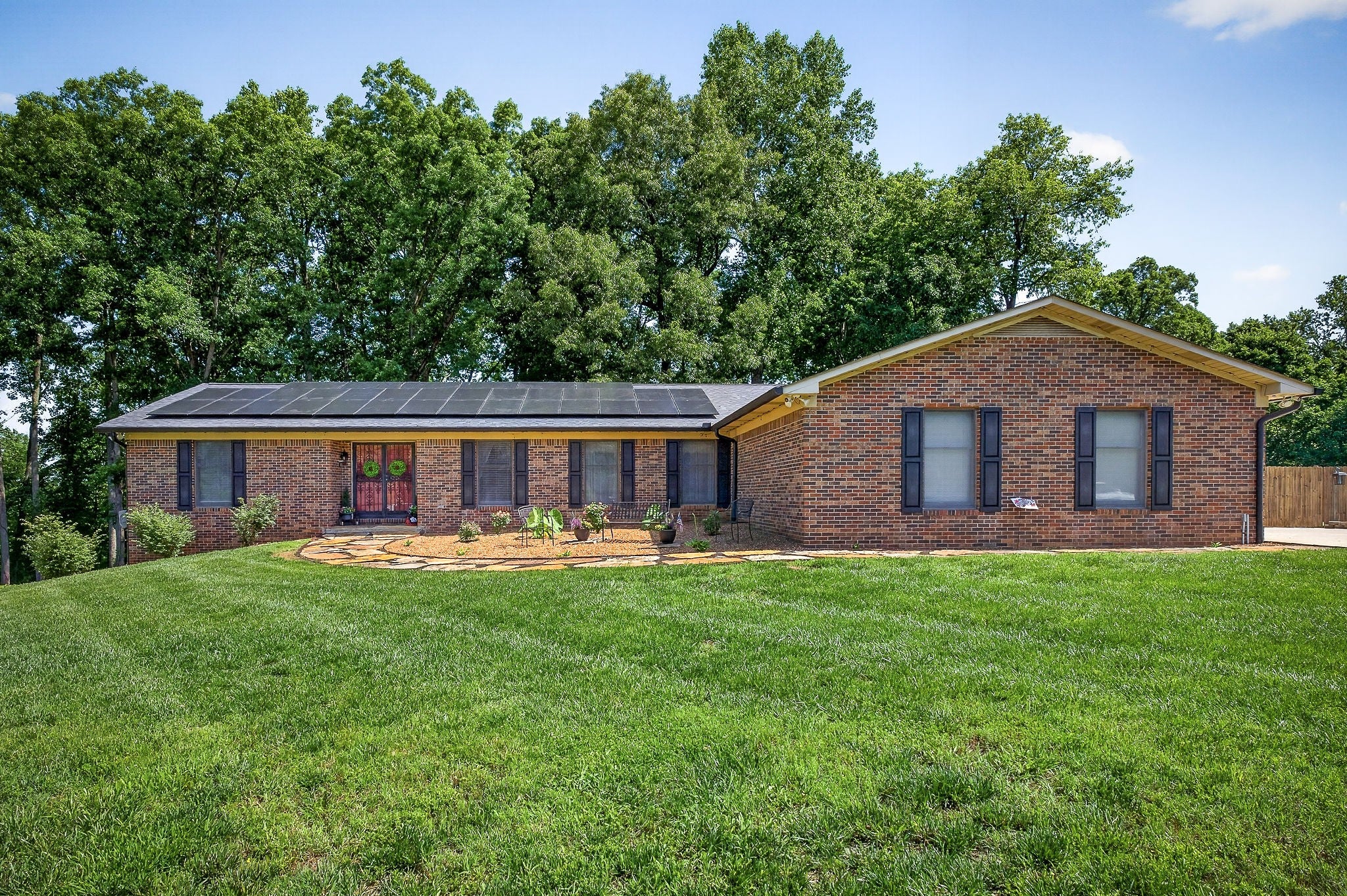 1331 Apple Valley Ct — photo