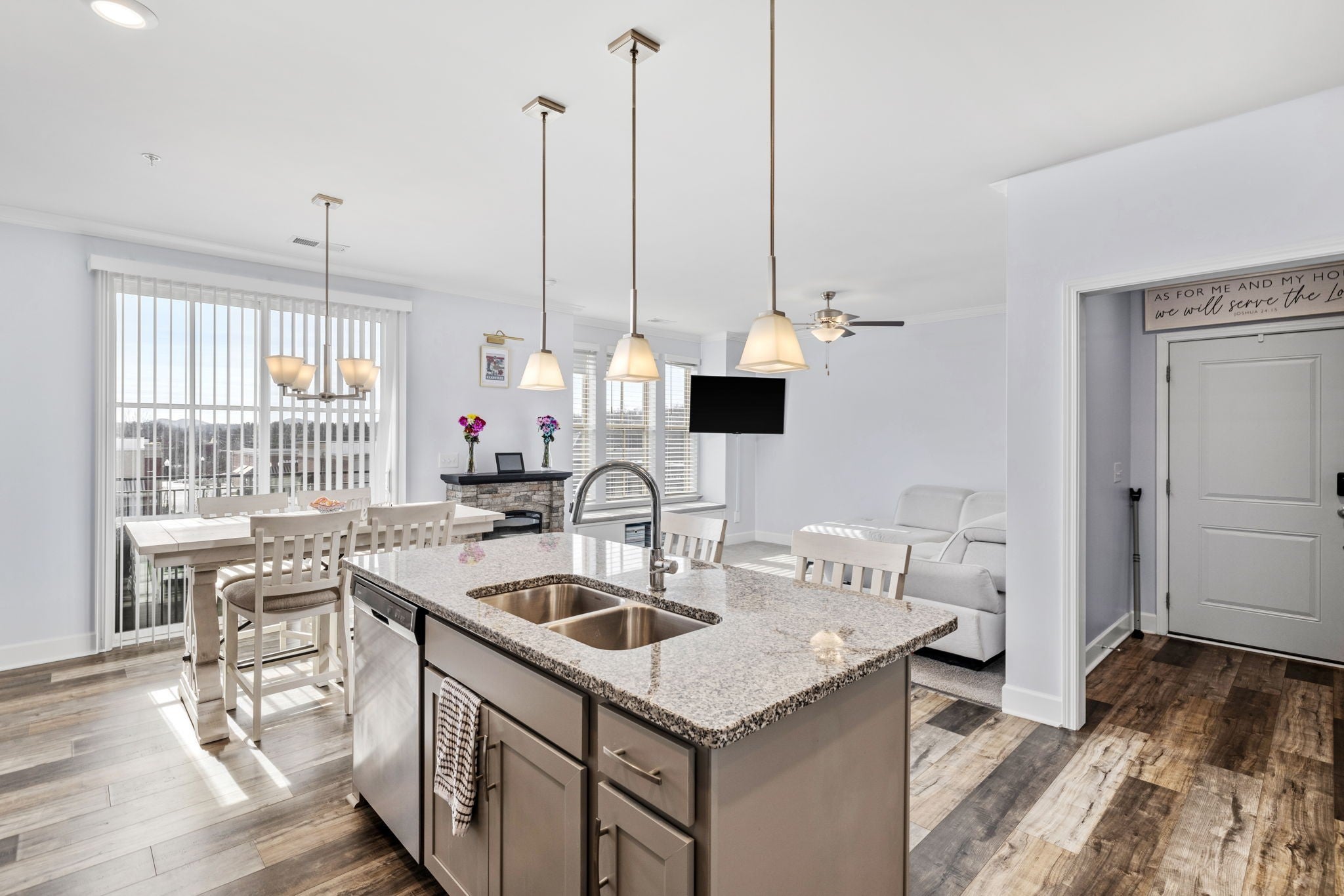1011 Vida Way 202 — photo