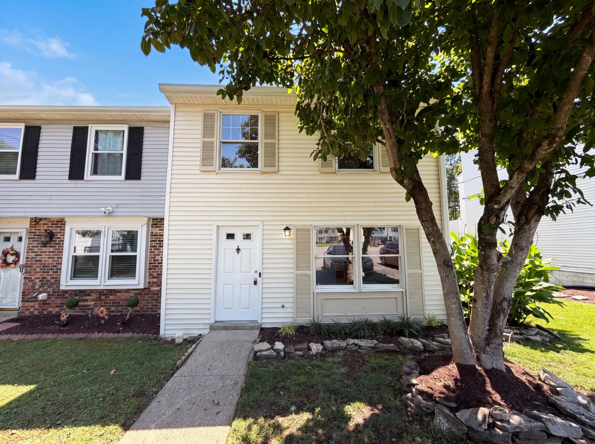 207 Seneca Forest Ct — photo