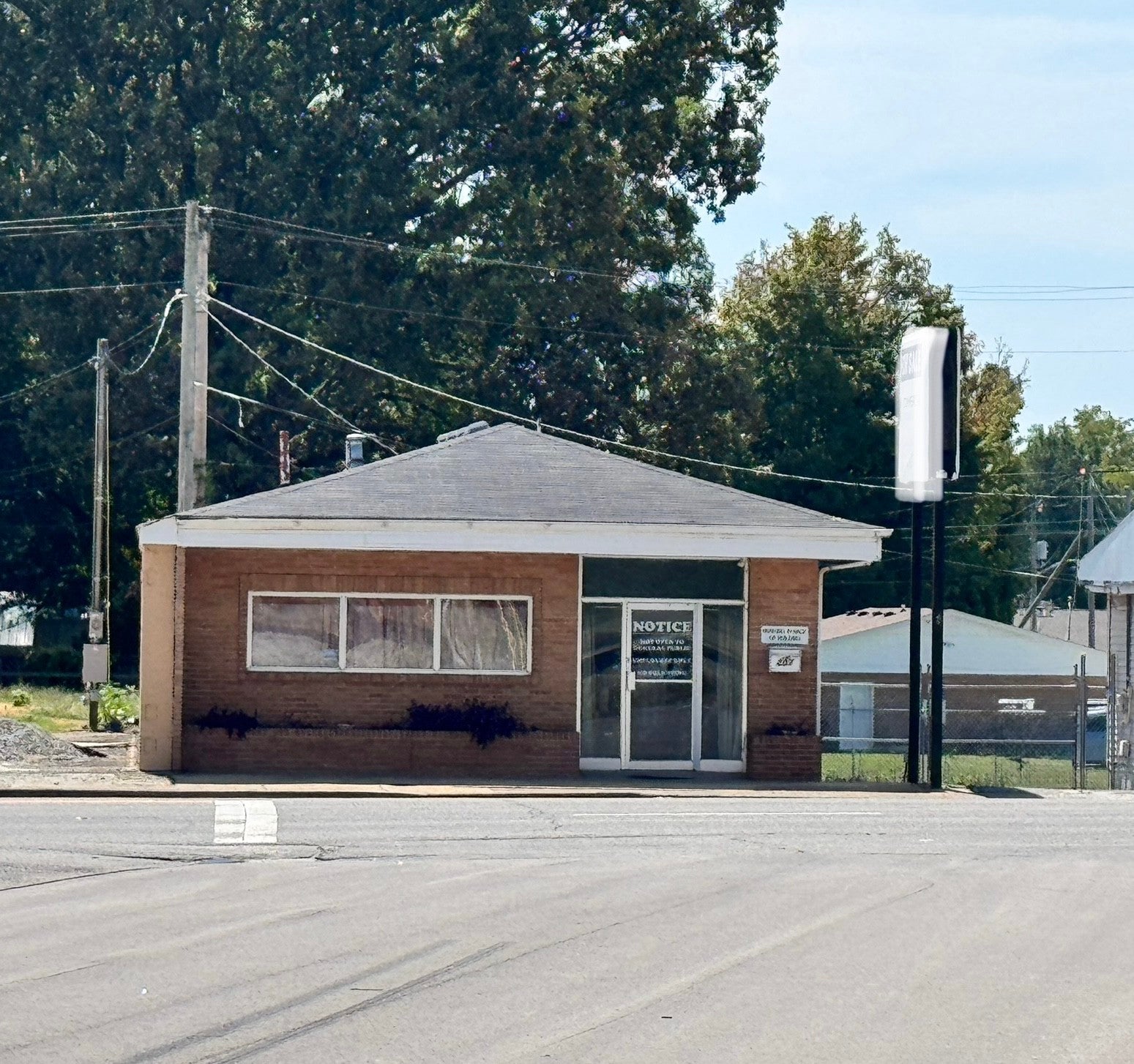207 E Gaines St E — photo
