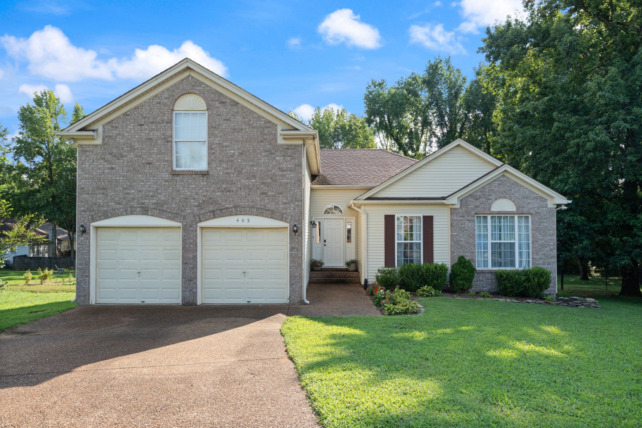 405 Jordyn Leigh Ct — photo