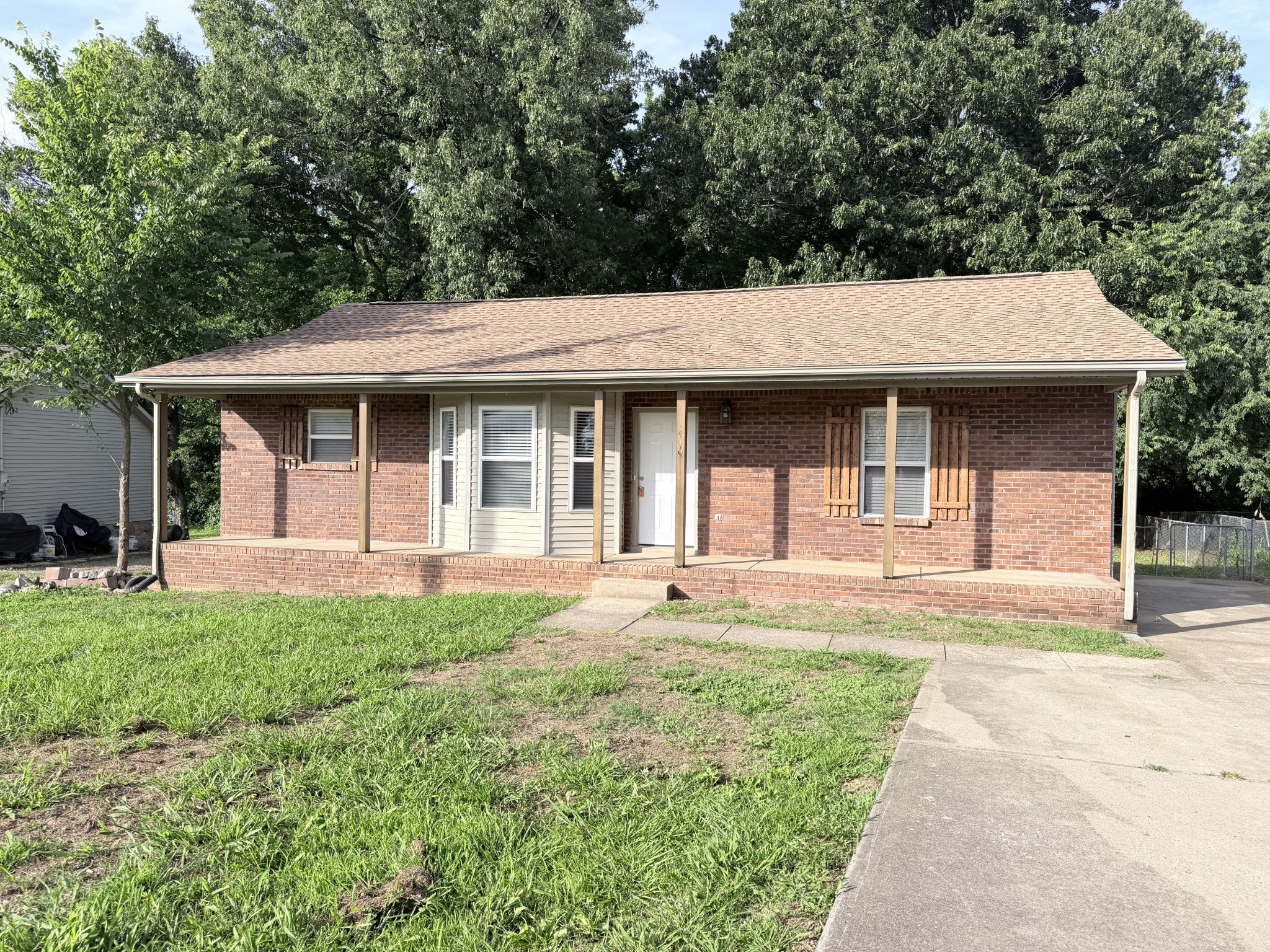 416 Sideline Dr — photo