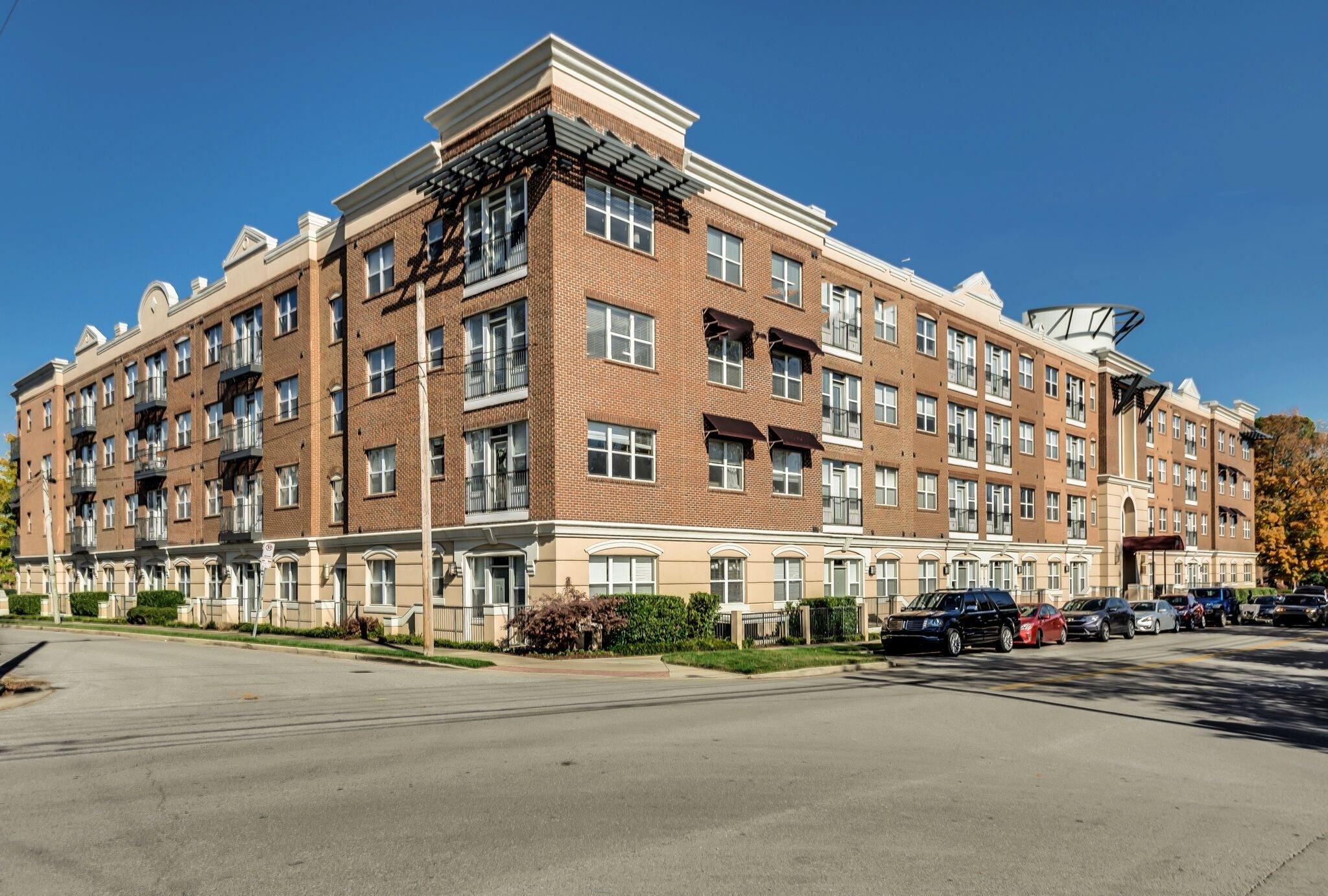 3000 Vanderbilt Pl 108 — photo