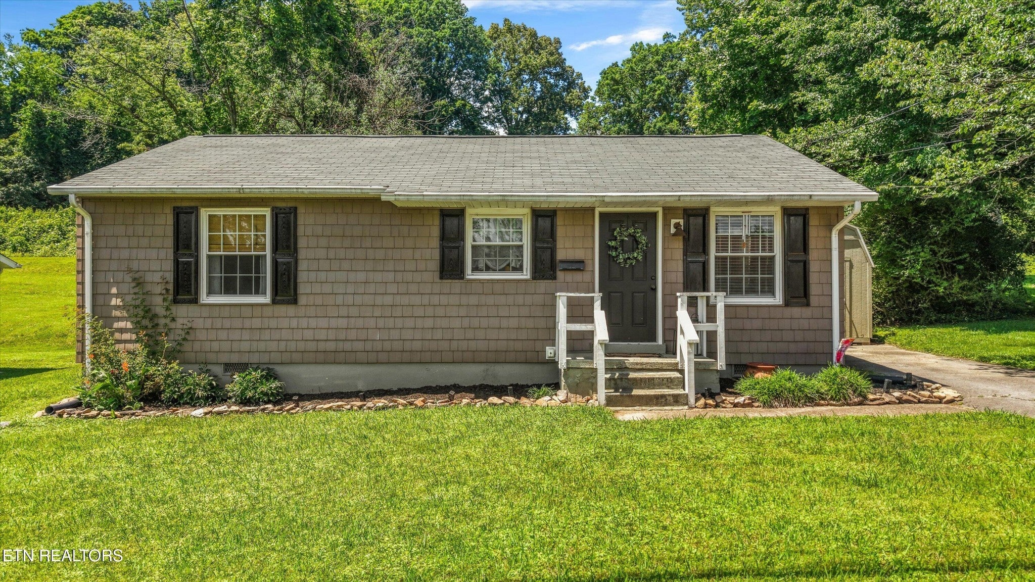 636 Robertsville Rd — photo