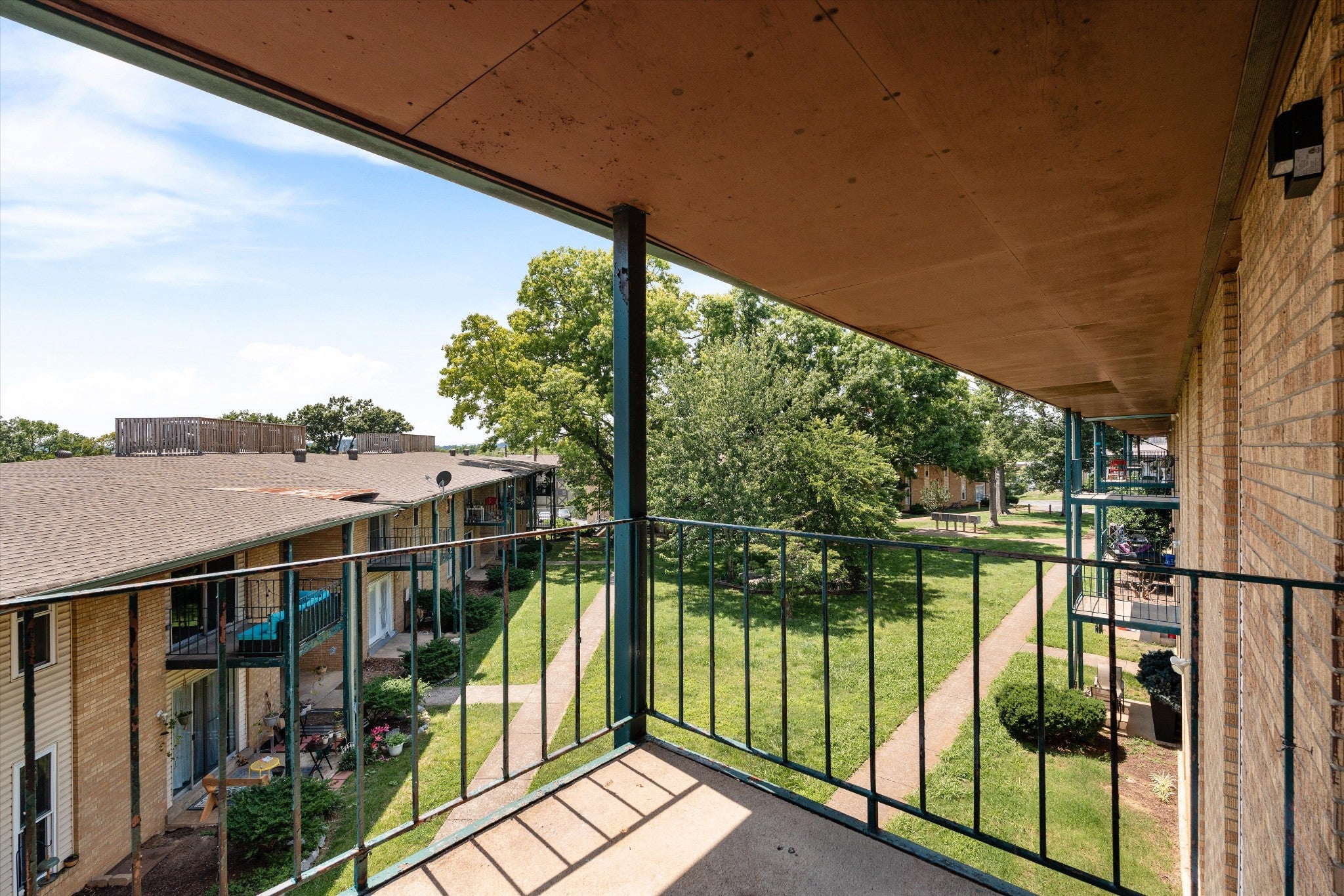 555 N DuPont Ave C73 — photo
