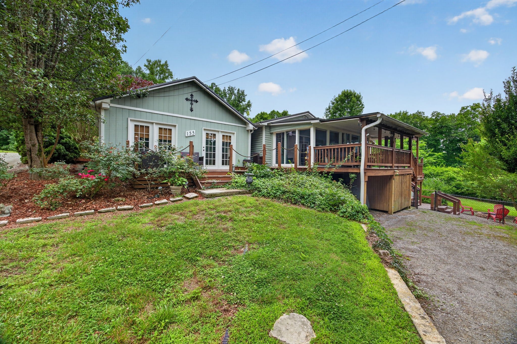 155 Mayberry Dr — photo