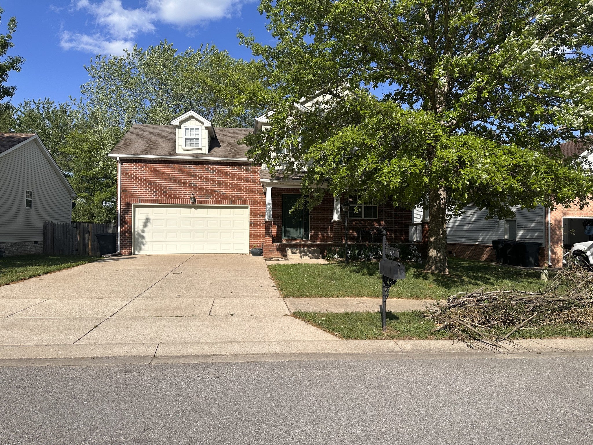 121 Vintage Cir — photo