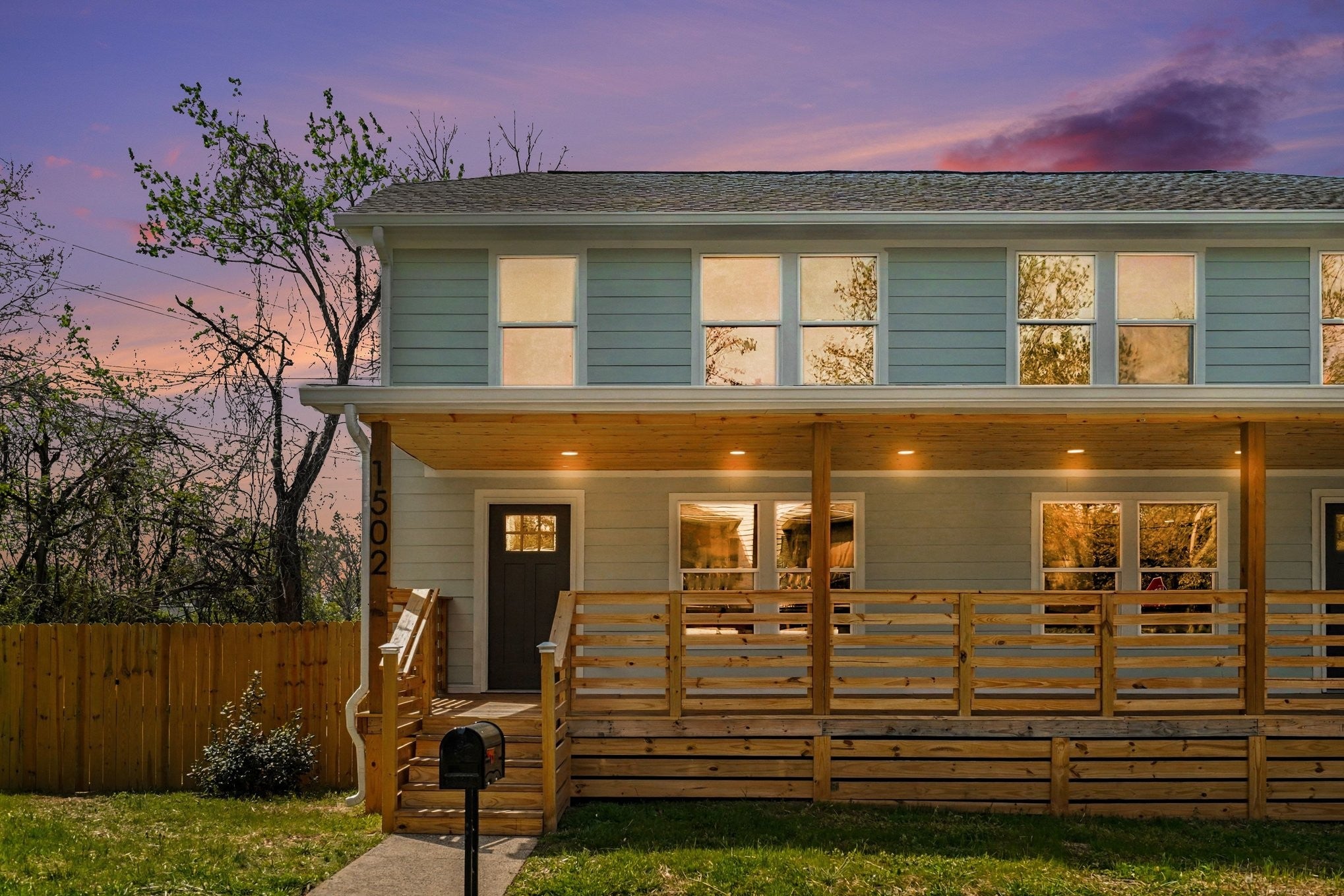 1502 Bryan St — photo