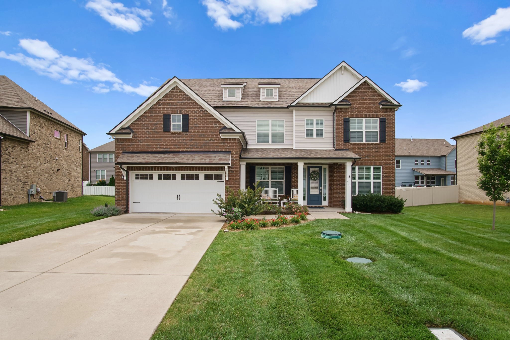 411 Buxton Ct — photo
