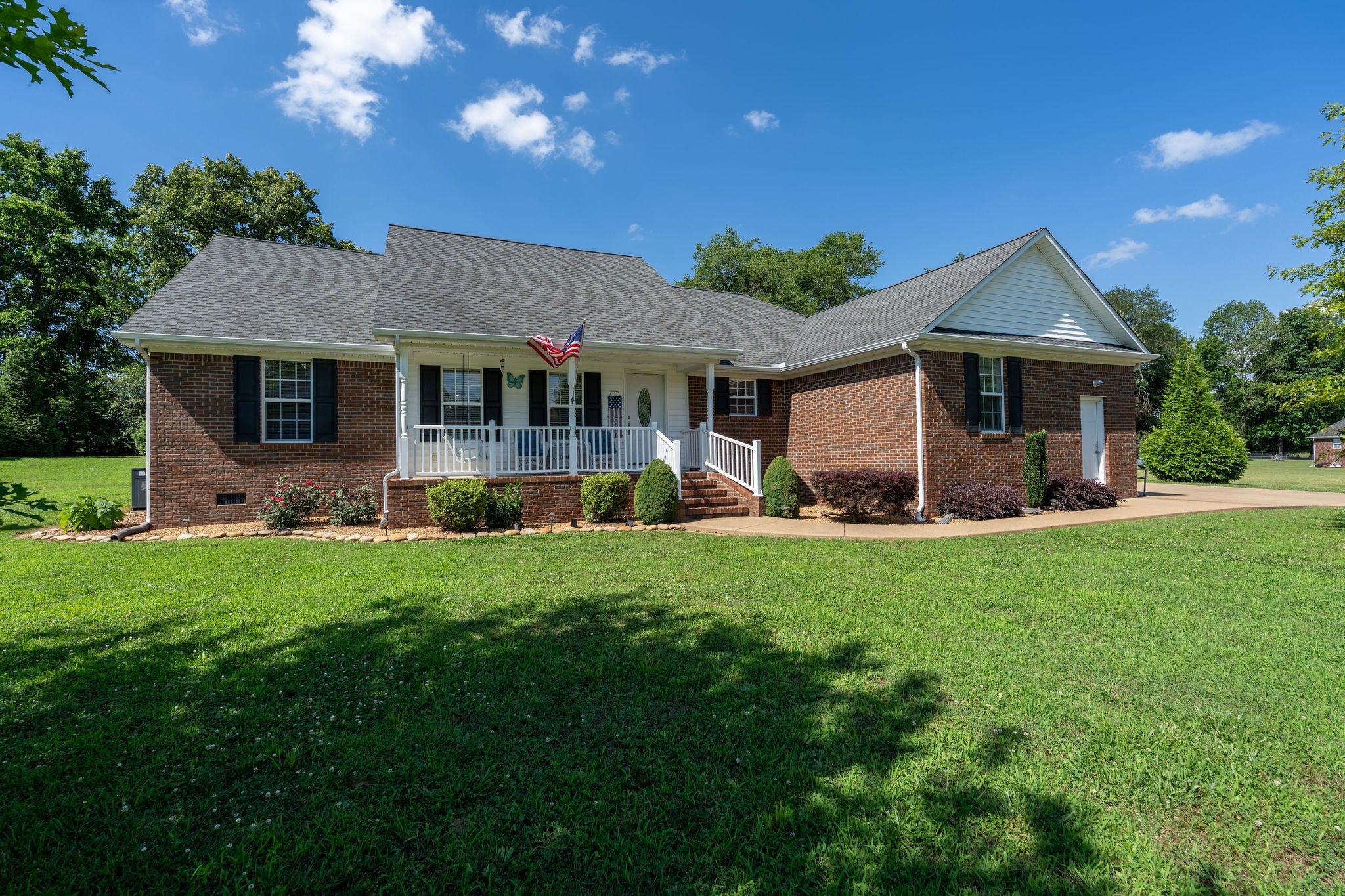 153 Center Point Dr — photo