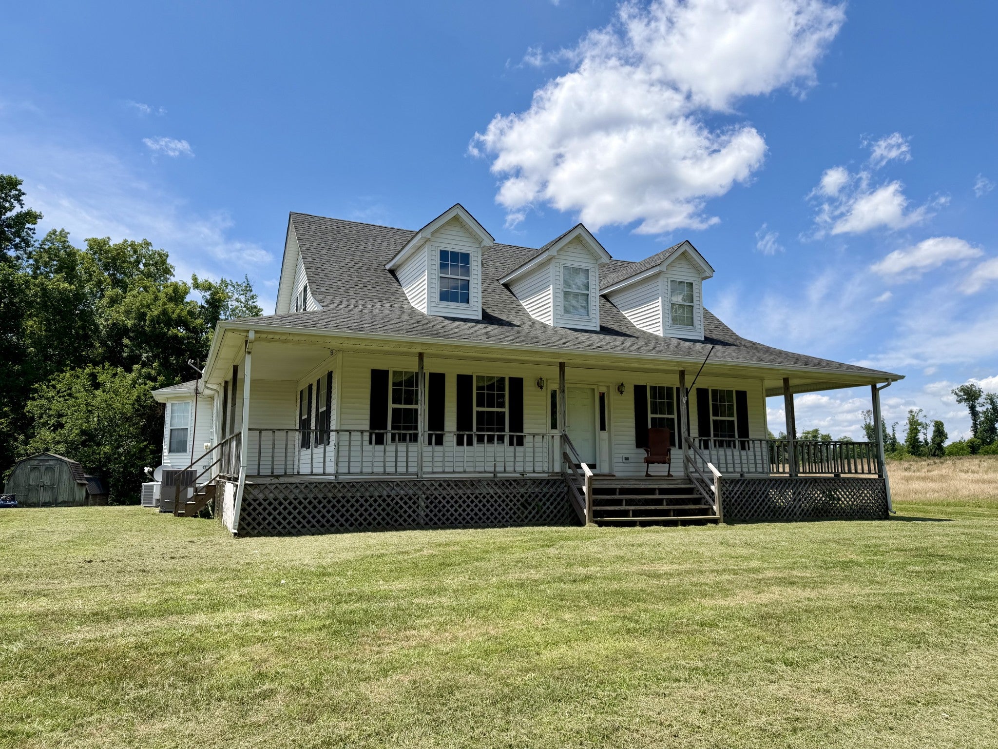 715 Clark Hollow Rd — photo