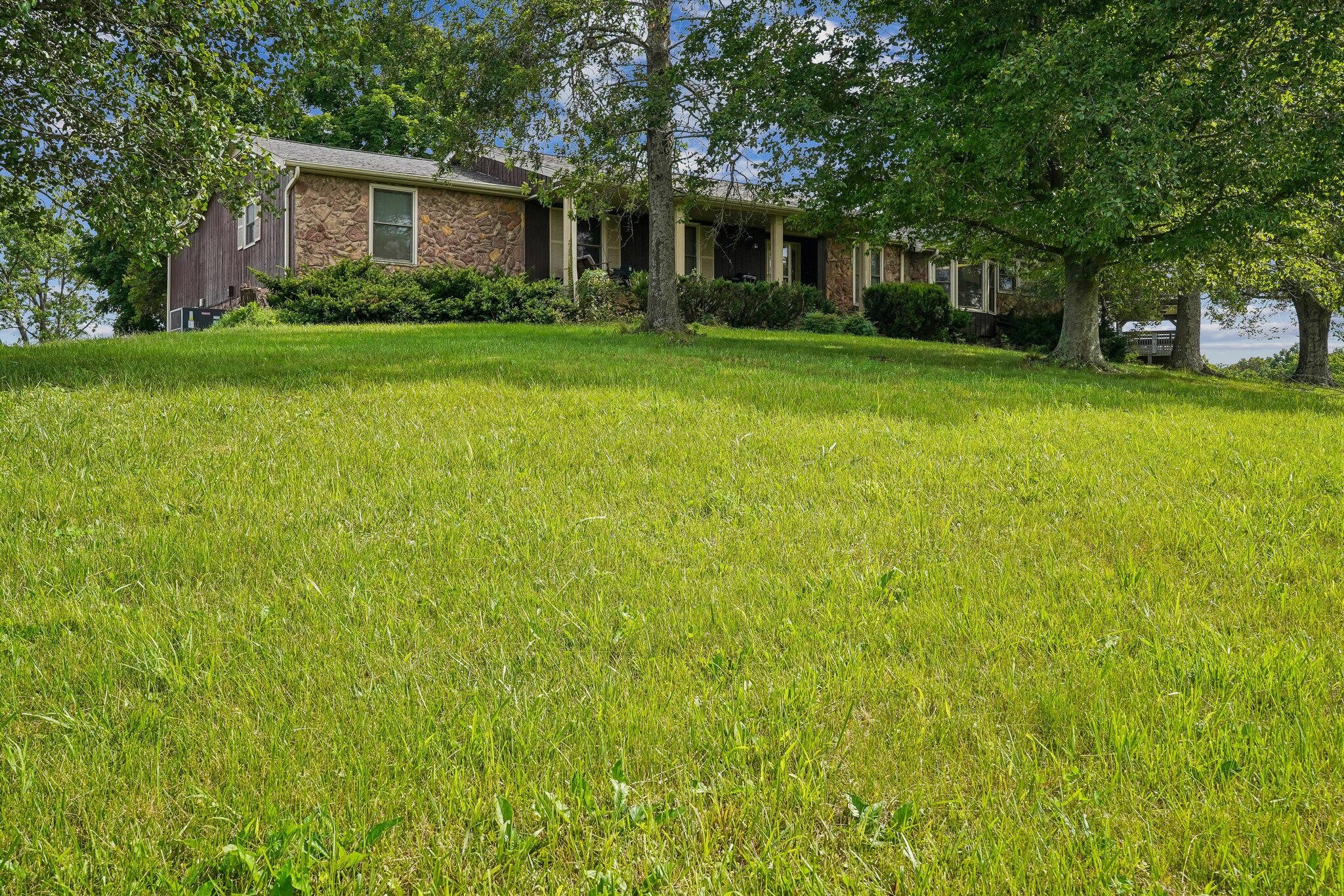 2351 Long Hollow Pike — photo