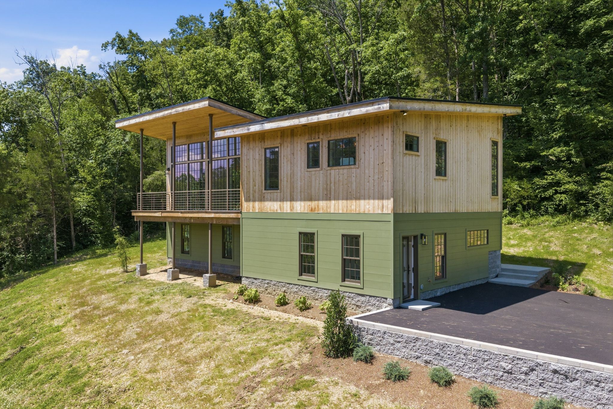 1075 Dog Creek Rd — photo