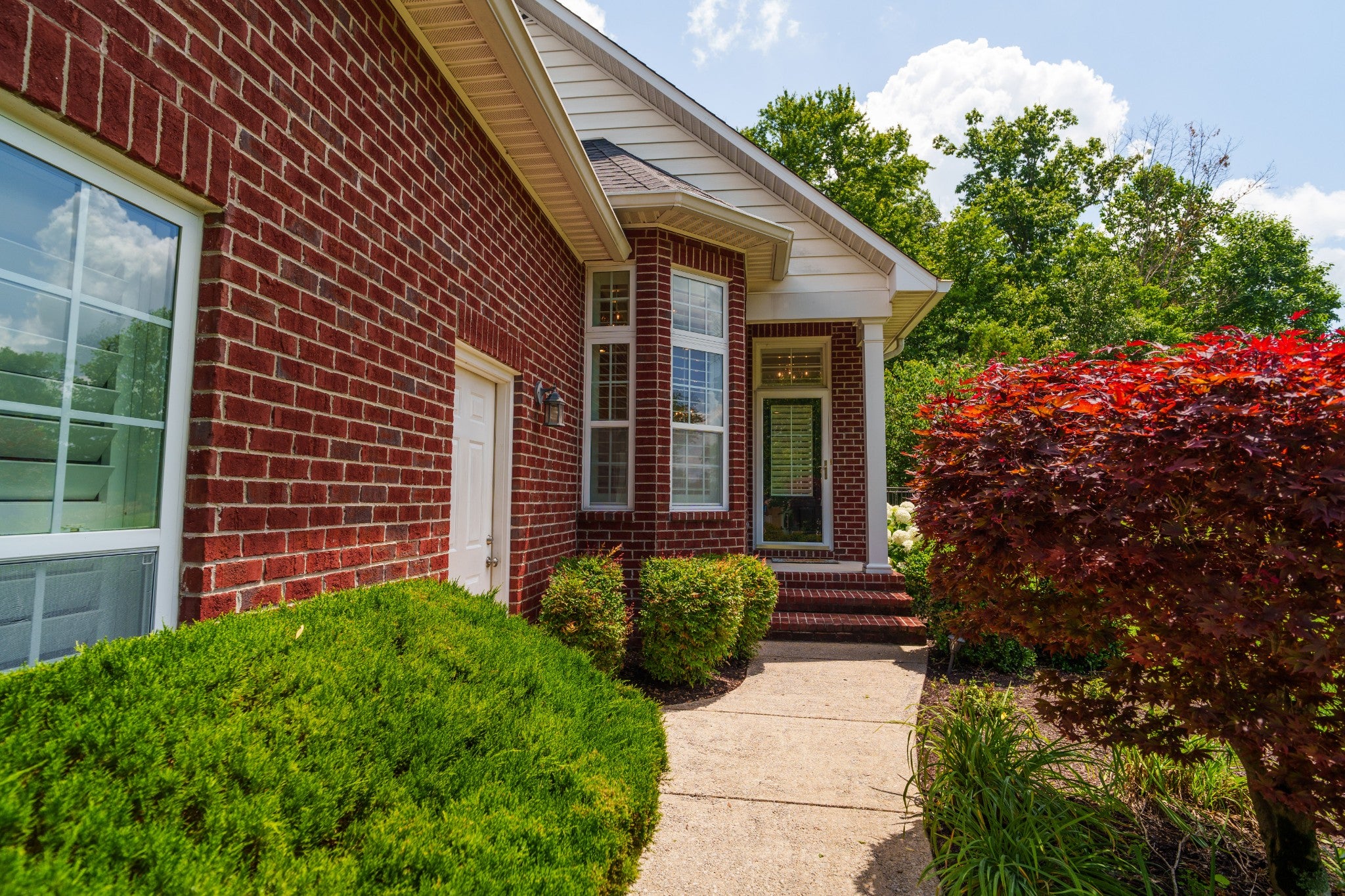712 Maple Point Dr — photo
