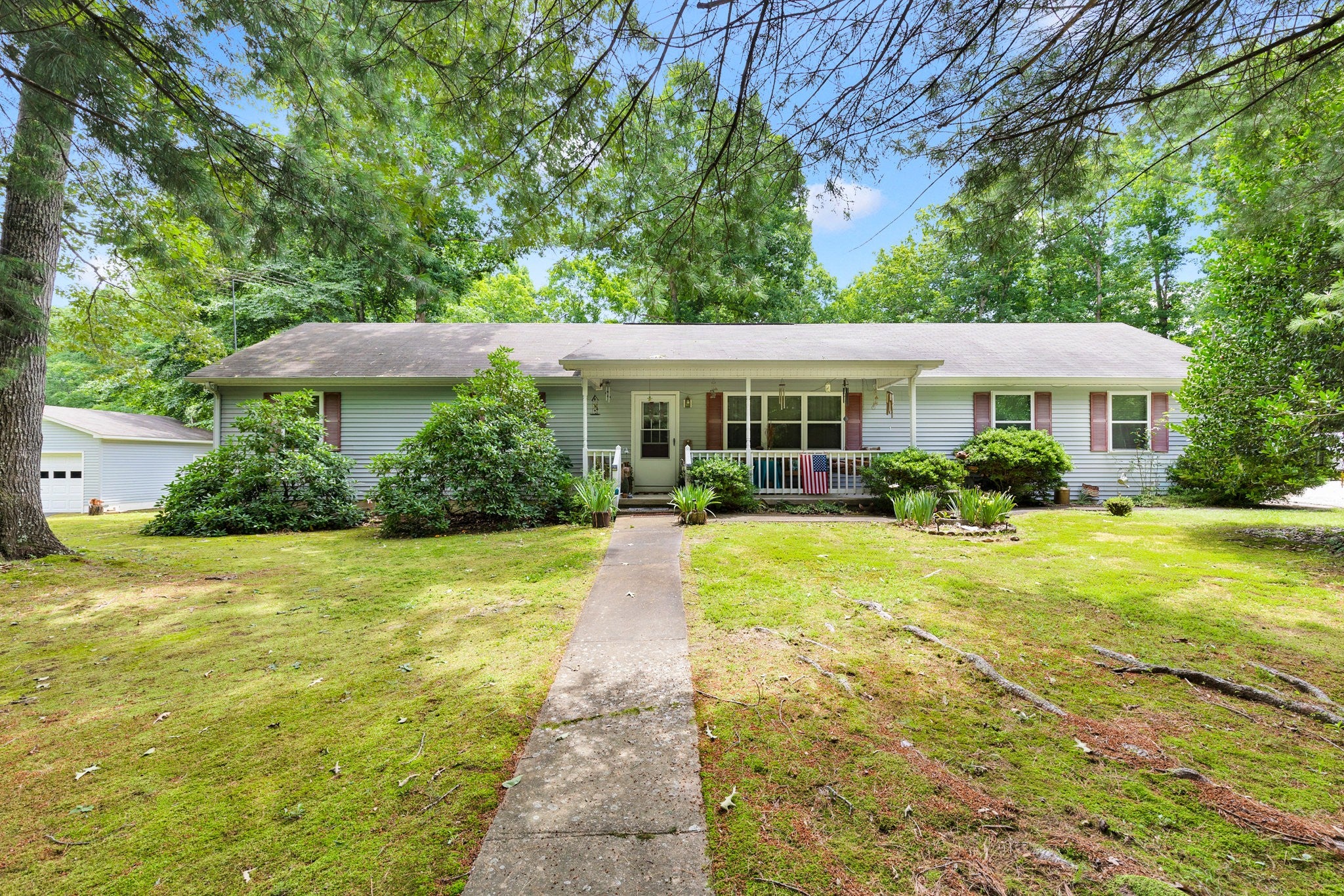 111 Cascade Spring Rd — photo