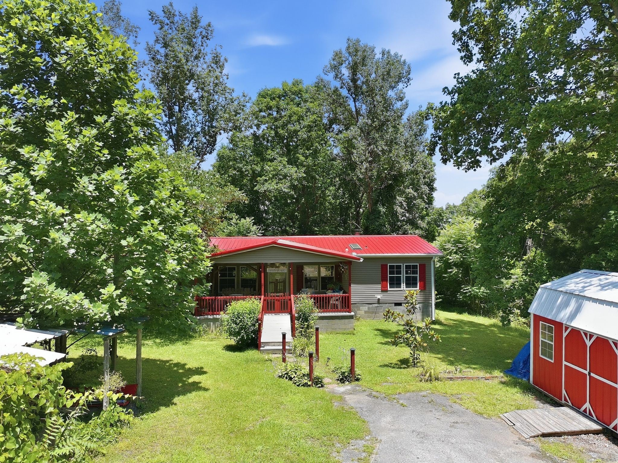 5843 Valley Dr — photo
