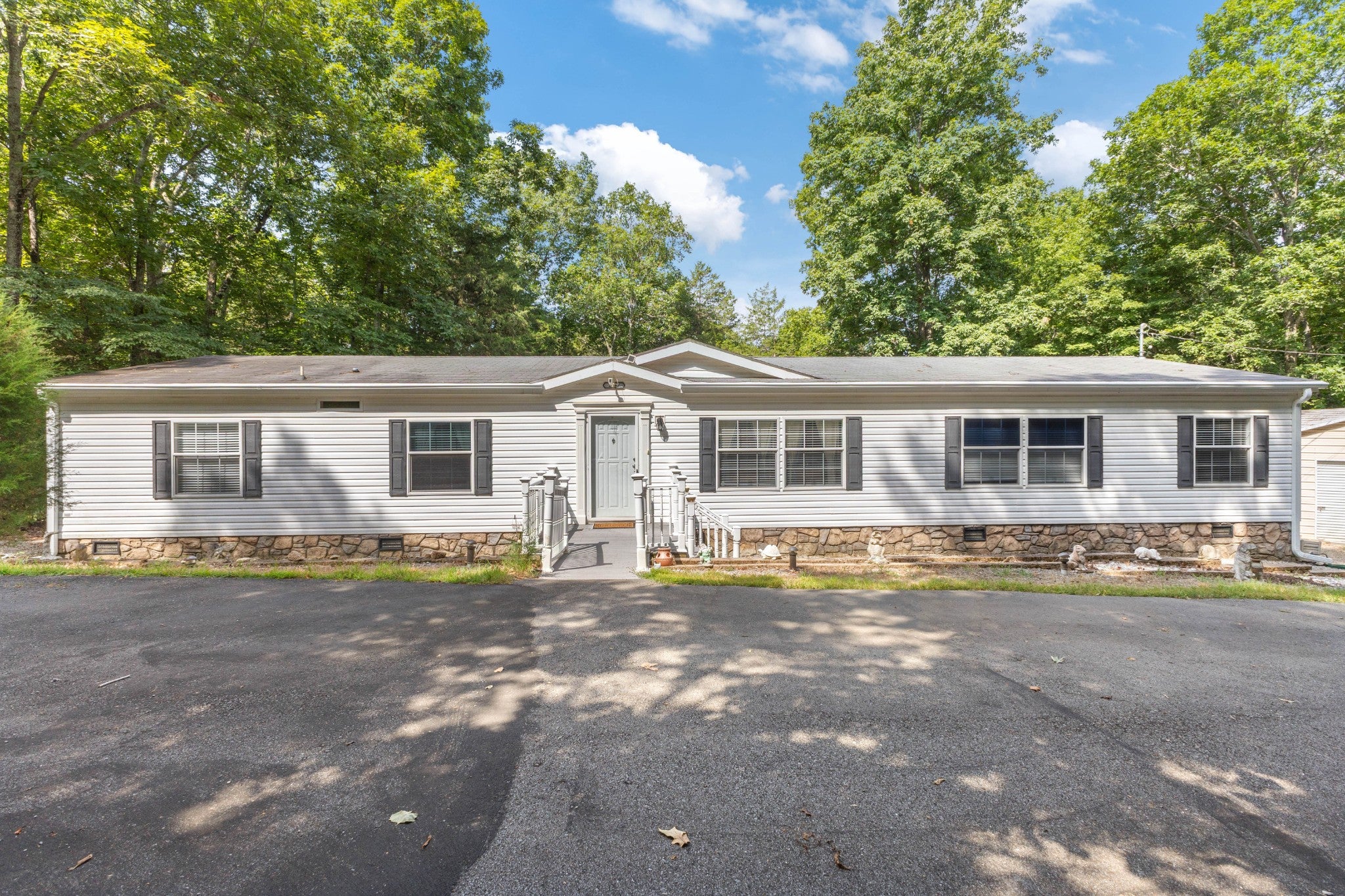 2497 Foster Rd — photo