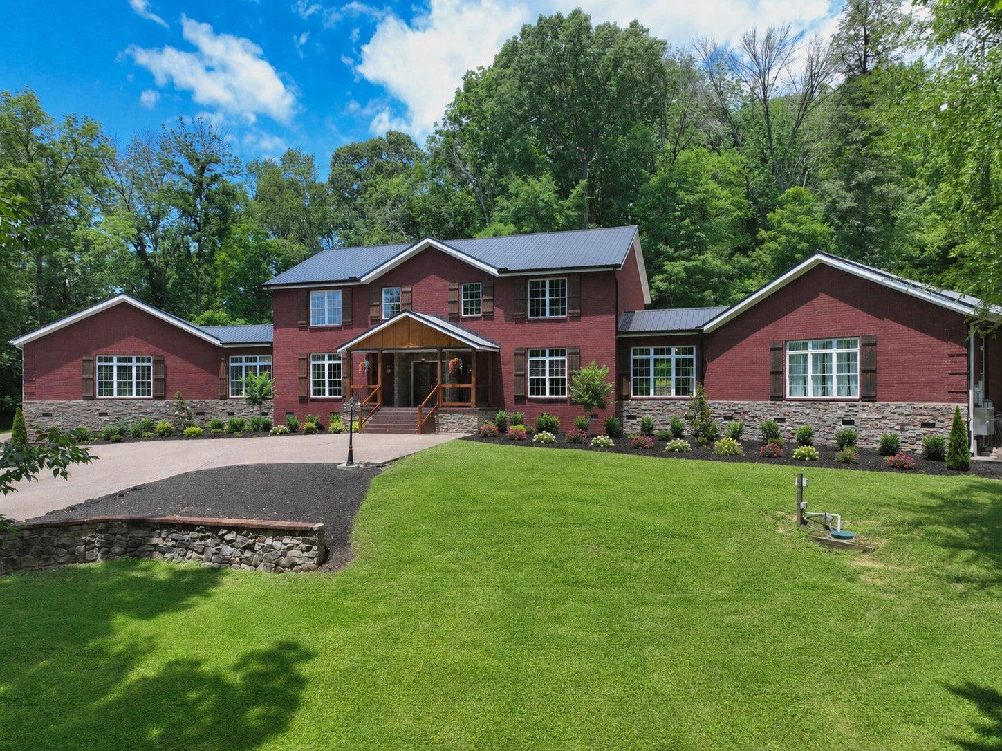 125 Happy Hollow Rd — photo