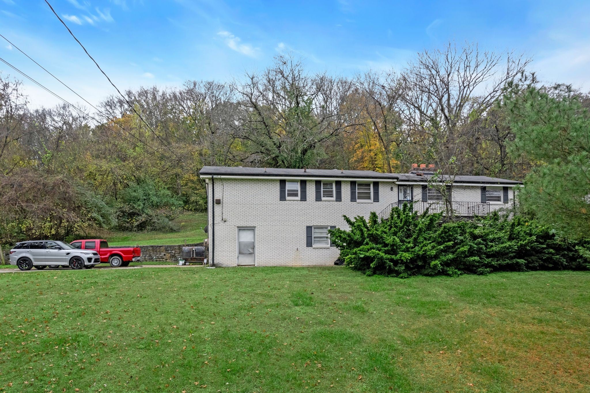 4081 Fairmeade Dr — photo