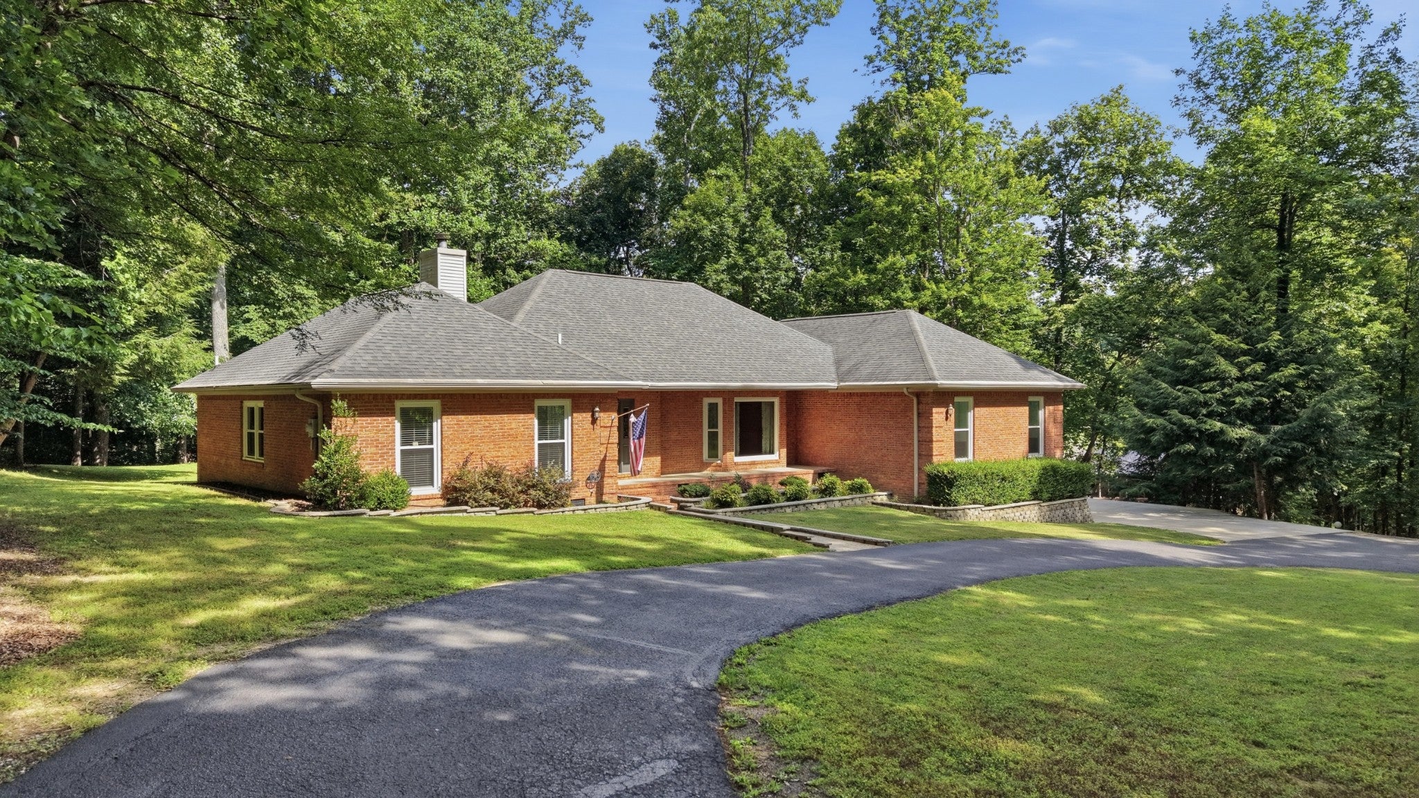 419 Laurel Crown Rd — photo