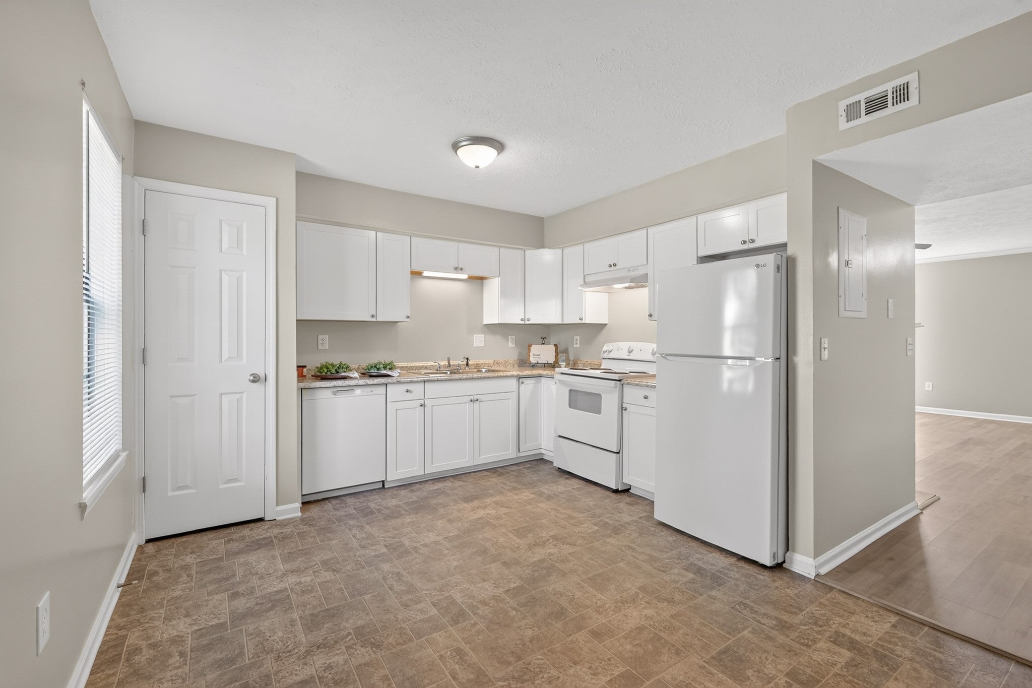 103 Coventry Woods Dr — photo