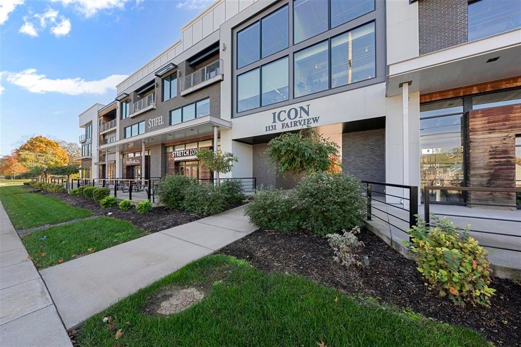 1131 Fairview Ave 306 — photo