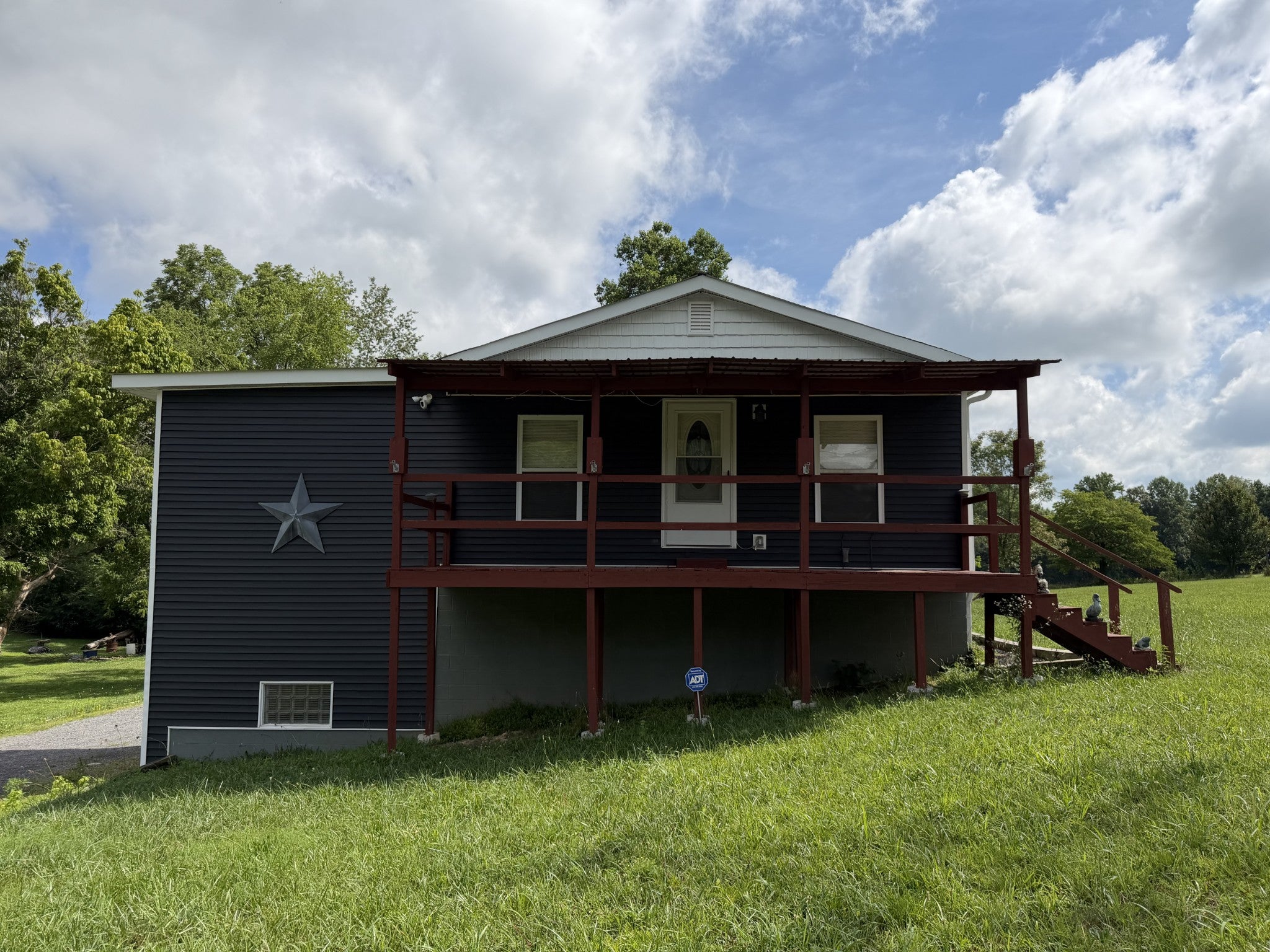 118 Donald Dr — photo
